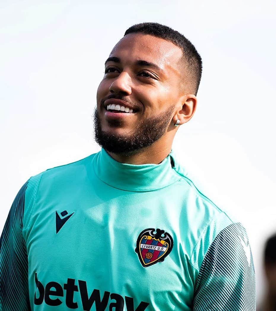ルベン・ヴェソのインスタグラム：「😄⚽️」