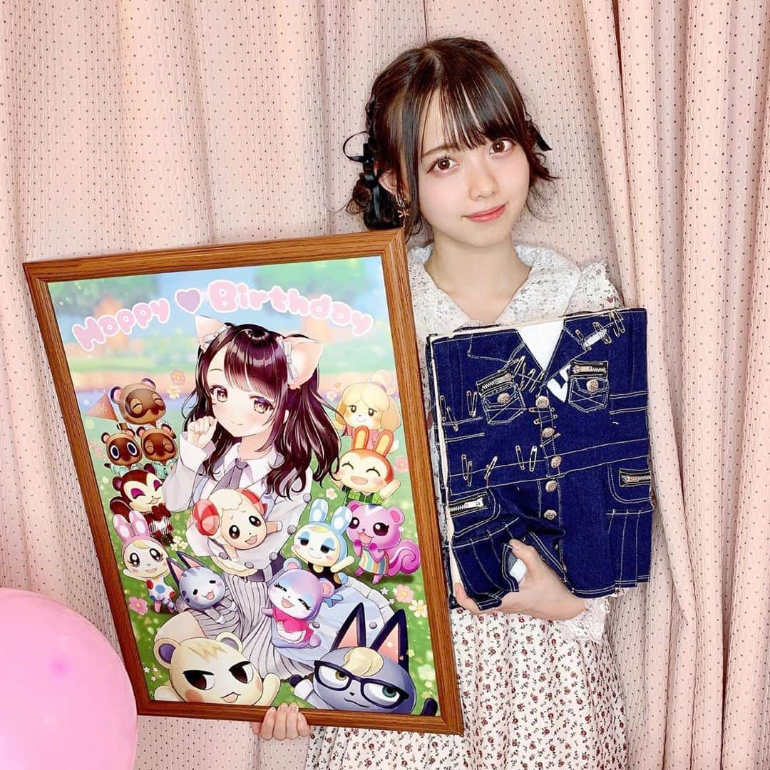 松本ももなさんのインスタグラム写真 - (松本ももなInstagram)「🎀きゅんです🎀﻿ ﻿ 毎年お誕生日のお祝いをして下さって﻿ ファンの方々、生誕委員の方々に心から感謝しています🙏﻿ ﻿ 今回のお誕生日はイベントのない中で、﻿ 生誕企画をしてくださいました🥺﻿ ﻿ なかなか集まるのが困難な時代なので﻿ 準備もとても大変だったとおもいます。﻿ 本当にありがとうございます。﻿ ﻿ 『愛を知る』の衣装デザインの アルバムとても可愛いです♡﻿ ﻿ お絵描きも生誕委員の方々から届きました！﻿ 私のだいすきなあつ森の住人がいっぱいで﻿ どのキャラクターも愛しくてとっても可愛いです!!﻿ ﻿ 全部に愛が沢山つまってて幸せです。 宝物が増えました♡♡﻿ ﻿ ファン方の個人でのお祝いも﻿ 生誕委員の方々のお祝いも﻿ みなさんのおかげ様で﻿ とても素敵な18歳がスタートできました。﻿ ♡♡ありがとうございました♡♡﻿ ﻿ #お誕生日 #誕生日 #18歳 #生誕祭 #生誕#ラストアイドル #愛を知る #あつ森 #あつまれどうぶつの森 #あつ森イラスト #アルバム #お絵描き #衣装アルバム #生誕アルバム」10月14日 22時48分 - momona.1012