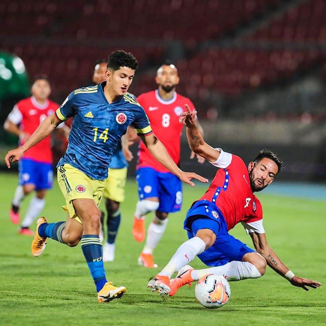 サッカー コロンビア代表チームさんのインスタグラム写真 - (サッカー コロンビア代表チームInstagram)「📸 Imágenes de un gran partido 💪⚽  Revive los mejores momentos del partido vs Chile por las Clasificatorias a la Copa Mundial de la FIFA Catar 2022 ⚽  #VamosColombia🇨🇴」10月14日 22時54分 - fcfseleccioncol