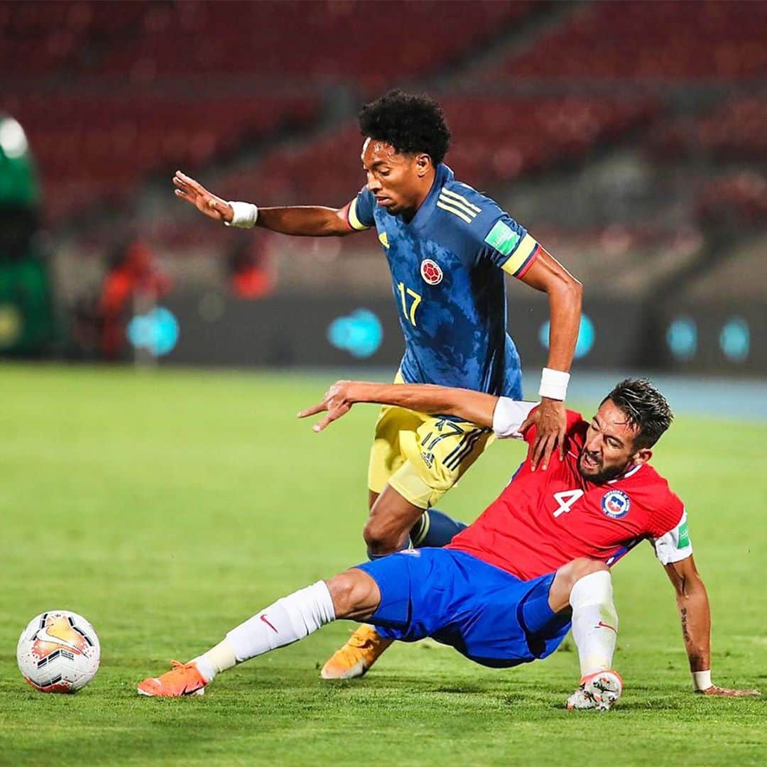 サッカー コロンビア代表チームさんのインスタグラム写真 - (サッカー コロンビア代表チームInstagram)「📸 Imágenes de un gran partido 💪⚽  Revive los mejores momentos del partido vs Chile por las Clasificatorias a la Copa Mundial de la FIFA Catar 2022 ⚽  #VamosColombia🇨🇴」10月14日 22時54分 - fcfseleccioncol