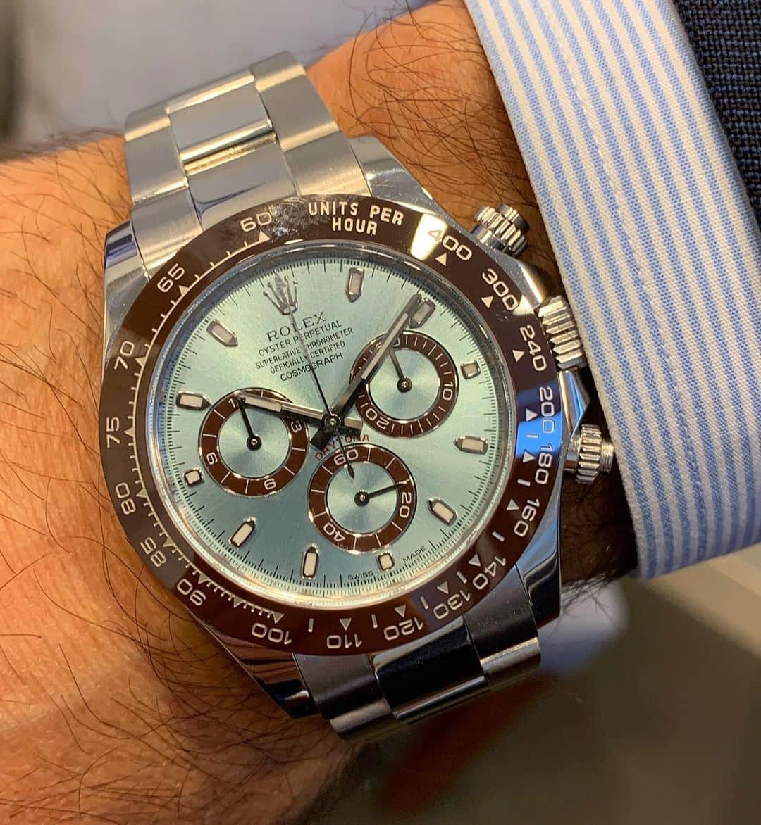 サザビーズさんのインスタグラム写真 - (サザビーズInstagram)「The Rolex Ref. 116506 was presented at Baselworld 2013 to celebrate the 50th anniversary of the brands most iconic model - the Daytona. The first platinum Chronograph made in series, the watch is fitted with an ice blue dial reserved exclusively for platinum examples of the Daytona, Day-date, and Datejust models, and matched for the first time with a monobloc Cerachrom bezel - an exclusive Rolex innovation with exceptional resistance properties. Impressively heavy and commanding on the wrist, this piece is highly desired by collectors for its wrist presence, understated elegance, and supremely luxurious look and feel. Head to our link in bio to browse more highlights on offer in our Watches online auction, open for bidding on 19 October. @sothebyswatches  #SothebysWatches #Rolex #WatchWednesday」10月14日 23時00分 - sothebys