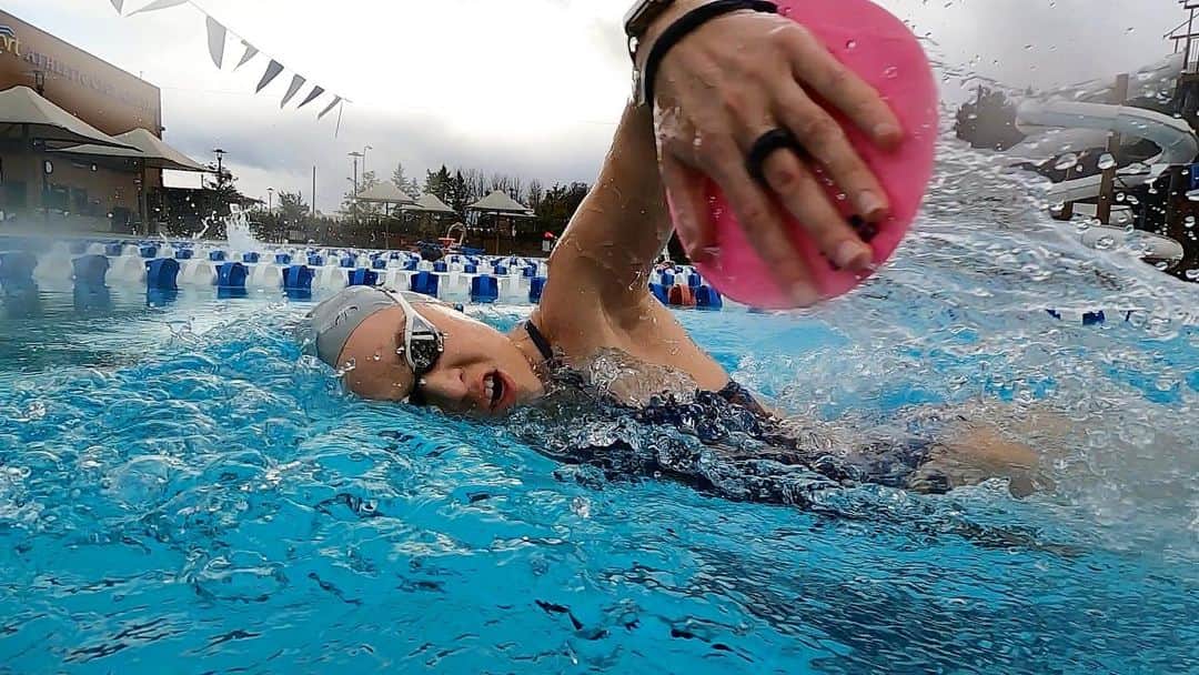 Julieのインスタグラム：「Don’t worry about where you are, focus on where you want to be 💫 . . . #arenawaterinstinct #swimmer #summerjulep #swimming #swim #swimlife #swimtechnique #swimmersofinstagram #instaswimming  #mastersswimming #instaswimmer #usaswimming #swimtraining #swimpractice #myswimpro #swimsmarter」
