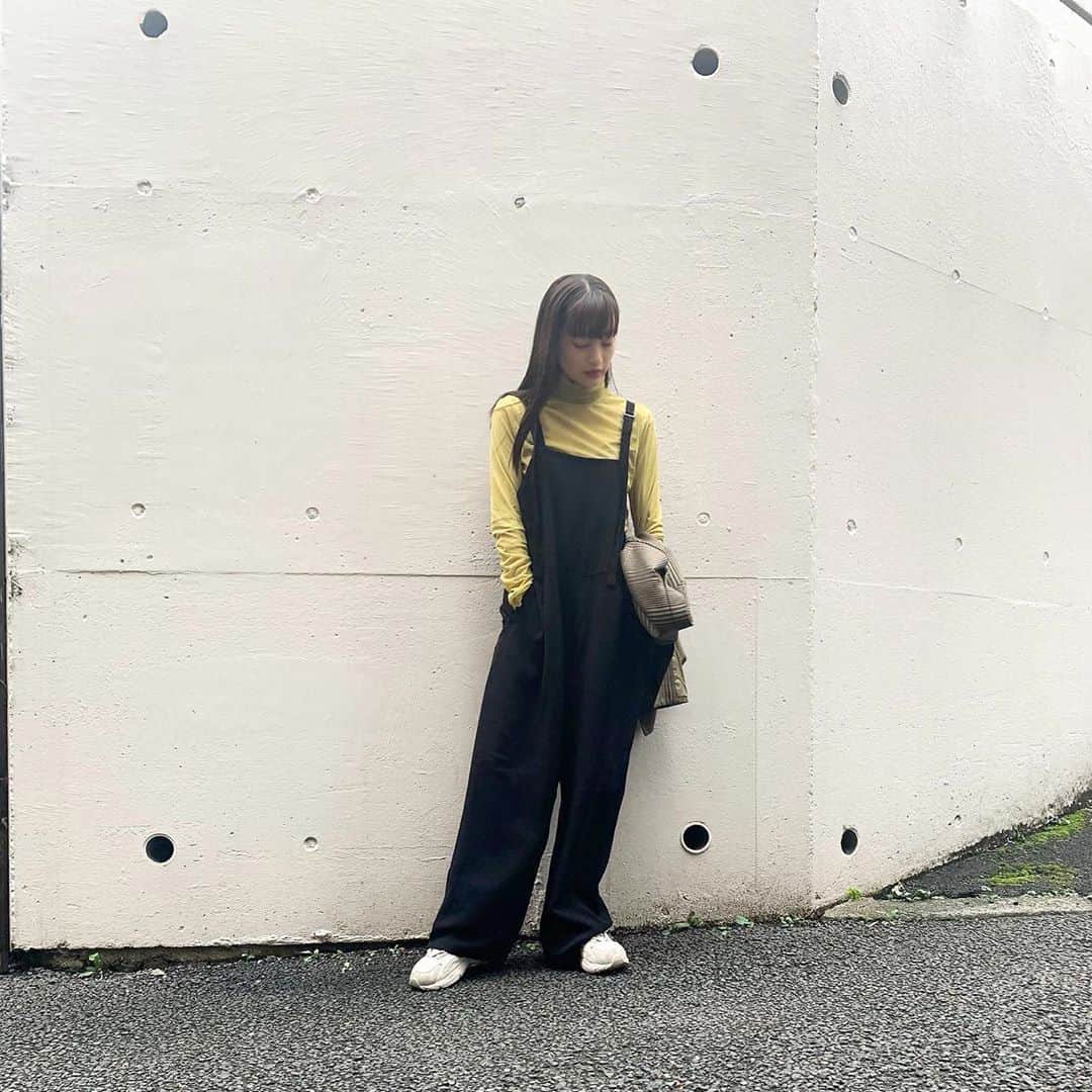佐藤里緒菜のインスタグラム：「_﻿ 動きやすくてポケットがあるのが﻿ マストなpopup搬入日の服📦🏃‍♀️﻿ ﻿ @newans.official のサロペット﻿ 洗ってもシワになりにくいので本当に楽ちん〜﻿ オンワードから9/1 openした新しいブランド☺︎﻿ #Newans #ハッシュニュアンス #thisismynewanswer #riona__ootd」