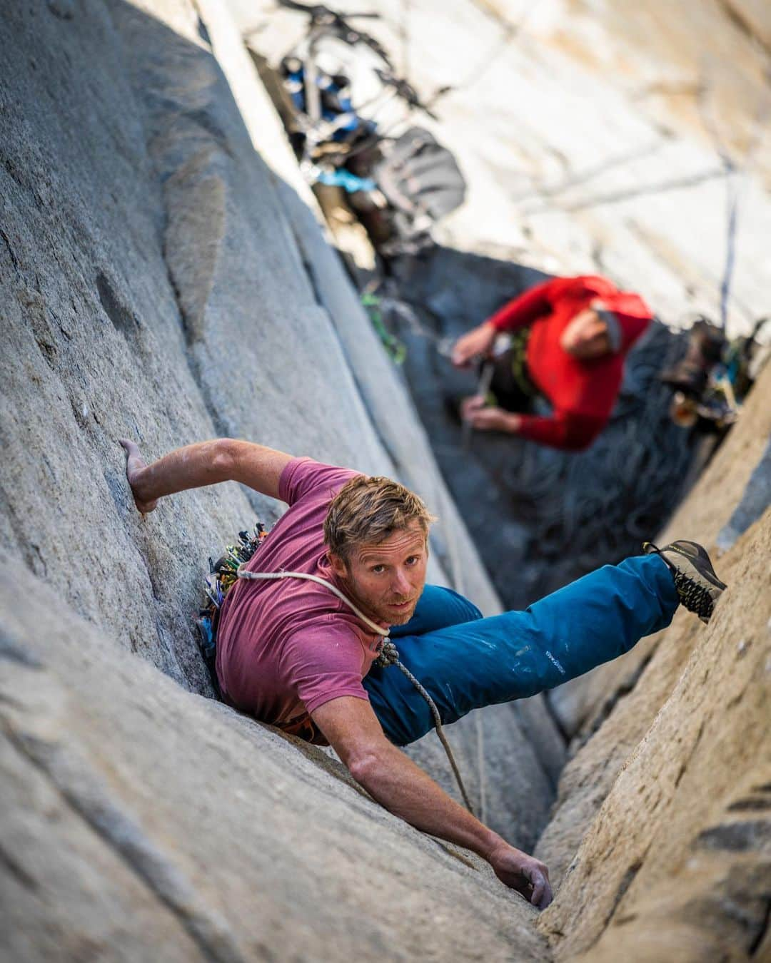 トミー・コールドウェルさんのインスタグラム写真 - (トミー・コールドウェルInstagram)「I usually carve out October and November as my “Superbowl Season” for climbing. I tell people that it would take an act of god to keep me off the rocks during these months. But this year there is one thing that I am prioritizing over climbing: getting people out to vote! I believe there has never been a more important election. Climate change and the future of democracy are on the ballot and voting is our sharpest tool.   Given the good climbing season I know that some of you have procrastinated making a plan, so please join me tonight at 5pm PST. I will be hosting an Instagram live Q&A on the @patagonia handle with Justin Kwasa from the League of Conservation Voters @lcvoters. We will discuss last minute strategies for making sure you get your vote in and that it is counted. As climbers, we know that sending depends on preparation and trying hard. Let’s bring that mentality to the ballot box.   If you have any questions that you would like Justin and I to answer, please comment  below.⁠   Photo: Austin Siadak @austin_siadak of my best send last October, fittingly named Passage to Freedom.」10月14日 23時20分 - tommycaldwell