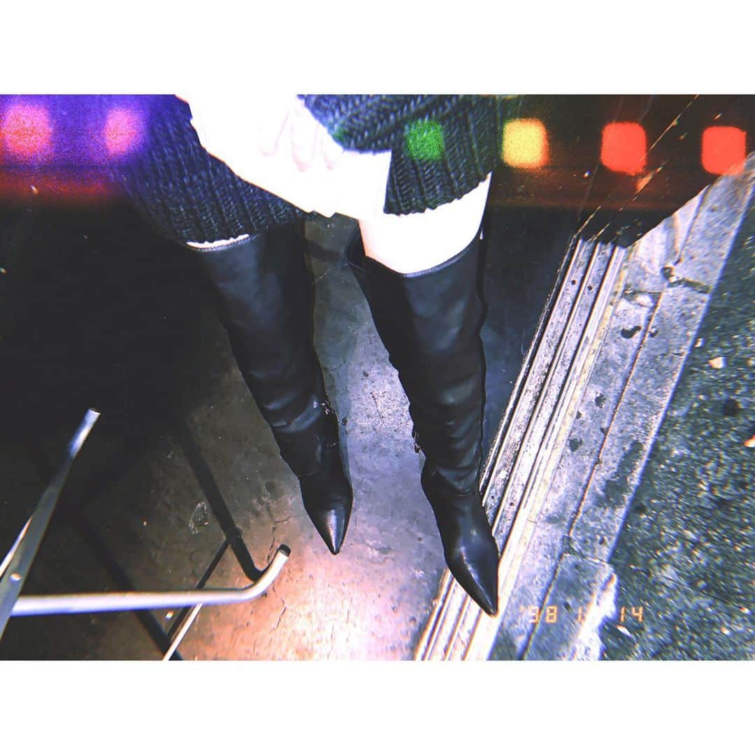 中川ジュリアのインスタグラム：「すぐ靴買っちゃう🤦‍♀️」