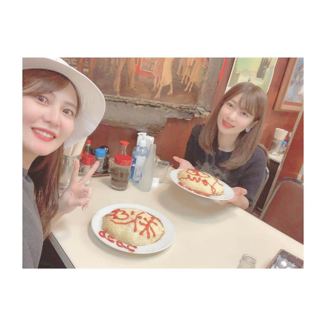 大崎みらいさんのインスタグラム写真 - (大崎みらいInstagram)「、 先日まいぴょんとランチしたよー！ 、 オムライス好きのまいぴょんに うちの旦那氏がオススメしてくれた オムライス屋さんへ笑 、 毎回何か字を書いてくれるらしいんだけど 私は秋2020だったよ！w まいぴょんにはlove2020！www 求めてそうなの出てたのかね？笑 、 めちゃくちゃ量多くて 2人で一個で良かったねっていう笑 、 その後カフェいって ケーキとお茶🍰したよ😊💓 、 ほんとまいぴょんの天然さというか 笑いの神様への愛され方というか笑 めちゃくちゃ笑ったwww たのしかったぁ🥰 、 来月も会えたらいいな🥰💓 、 、 、 、 #石岡真衣 #恵比寿マスカッツ #atm #天然 #かわいい  #サロンモデル #ヘアショー #作品撮り #ヘアコンテスト #撮影モデル #モデル  #美容師さんと繋がりたい  #ポートレート撮影 #自撮り女子  #イベントコンパニオン  #被写体モデル #インフルエンサー」10月14日 14時46分 - miccolo3