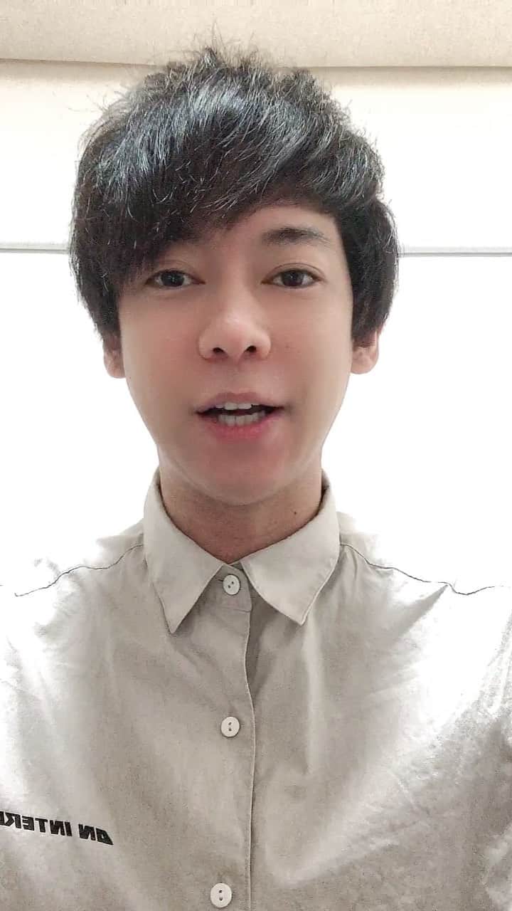 松阪ゆうきのインスタグラム：「10/19 付 オリコン演歌・歌謡曲 週間ランキング ㊗️5位👏  皆さま ありがとうございました😌  5位と言えど、 一つホールが満席になるくらいの皆さまにお買い上げいただいてます😭  コロナ禍で中々皆さまにお会い出来ませんでしたが、 CD💿SHOPや、 ネットなど色んな場所でも 応援📣頂き本当に感謝です。  ご購入くださいました皆さまお一人、お一人に感謝申し上げます。  まだまだ頑張ります🎤  沢山の方に新曲『遥かな人よ』が聴いていただけ、輪が拡がりますように💖  #松阪ゆうき #新曲 #遥かな人よ #多謝   ゆうき」