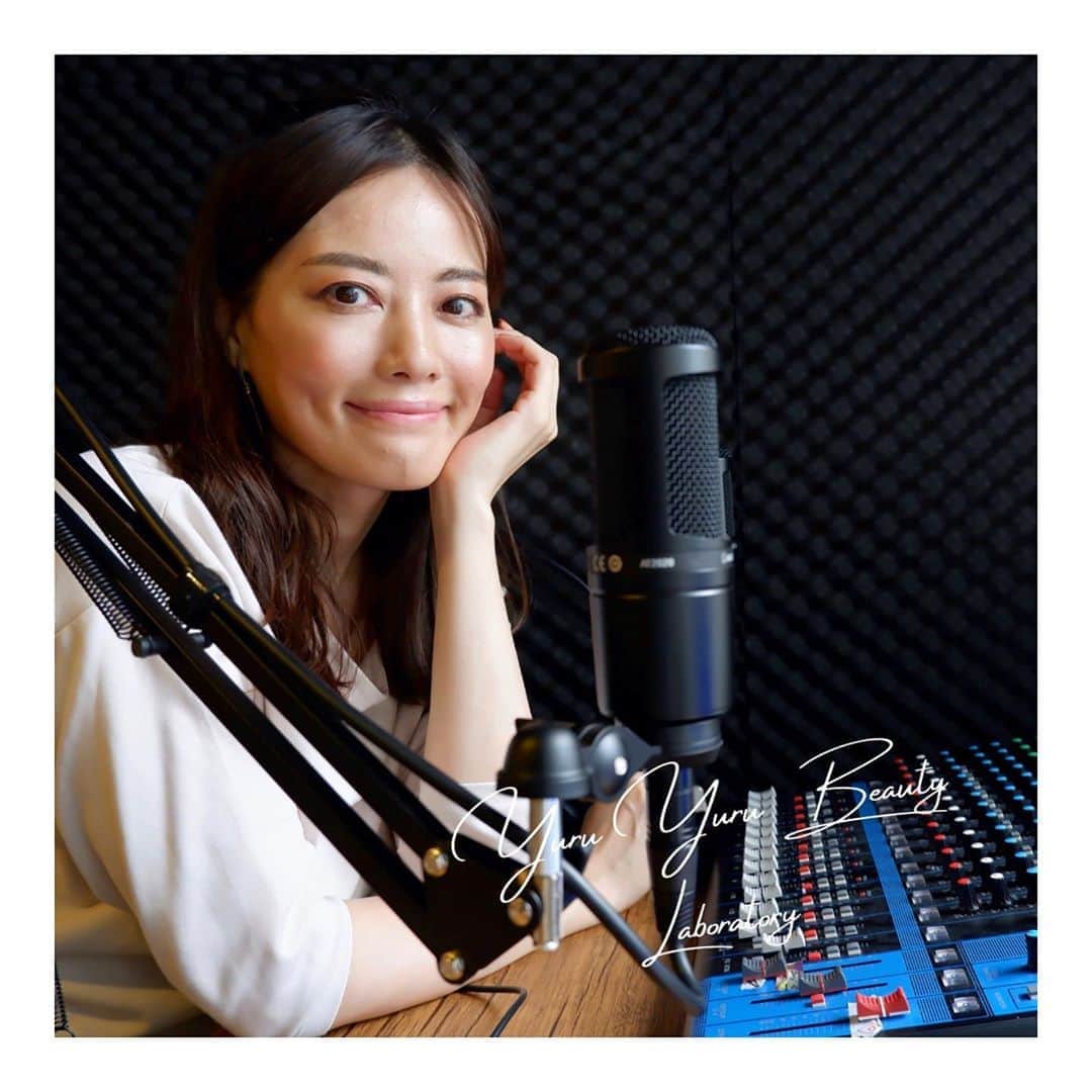 のインスタグラム：「🎗Radio﻿ ﻿ インターネットラジオ番組﻿ 「羽舞咲のゆるゆるビューティ研究所」﻿ ﻿ Vol.16 本日配信です！！﻿ ﻿ 〜自由な時間が1ヶ月あったら？〜﻿ ﻿ 🍁 ゆるっと生き方研究室﻿  ▶︎自由時間が1ヶ月あったらどうする？﻿  ▶︎大学生の時どう過ごしてた？﻿  ▶︎あなたはどっち派！？ ◯日でも海外旅行に行けちゃう秋場スタイル or じっくり楽しむ羽舞スタイル﻿ ﻿ 🍁 ゆるっとSNS研究室﻿  ▶︎人がハッピーになる投稿を教えてください！﻿  ▶︎見ると行動したくなる投稿とは！？﻿  ▶︎どんなネタがおすすめ？﻿  ▶︎成長が見える過程はついついファンになっちゃう！？﻿ ﻿ ﻿ そのほか﻿ 旅をしながらお仕事するスタイル﻿ 数より質だと体感したエピソード﻿ などなど﻿ ﻿ オープニングとエンディングの﻿ 秋場信人（@nobuto.akiba）さんとの 何気ない会話にも﻿ ゆるっと豊かに生きるキーワードが﻿ 散りばめられていますので﻿ ﻿ お聴き逃しなく🎶﻿ ﻿ わたしは﻿ 毎朝＆休憩中に聴いているのですが﻿ ﻿ 身支度をしながら流したり﻿ 移動時間に聴いたり﻿ ちょっと寂しいときや﻿ 夜の癒しタイムに流したり﻿ ﻿ 心をゆるっとさせてくださいませ (*´-`*)﻿ ﻿ 「ご質問＆ラジオネーム」は﻿ コメント欄 or DMでお寄せくださいね﻿ ﻿ 次回以降でご紹介させていただきます！﻿ ﻿ 今日一日がんばったみなさまへ﻿ 一緒にゆるっといたしましょう♡﻿ ﻿ 「羽舞咲のゆるゆるビューティ研究所」﻿  @herbemi﻿ プロフィールリンクより﻿ いつでもすぐに聴けます♪﻿ ﻿ ※「Safari」で開くと最後まで途切れずに聴けます‼︎ ﻿ ﻿ ________ EVENT INFORMATION ________﻿ ﻿ 📸東京散歩！ナチュラルポートレート撮影会﻿ （日程＆場所フリープラン好評受付中‼︎）﻿ ﻿ 📷10/24（土）31（土）﻿ 鎌倉散歩！ナチュラルポートレート撮影会﻿ ﻿ 🖥 オンライン講座﻿ 「徹底的に楽しみながら選ばれるインスタグラムを作るコツとは！？」﻿ ﻿ 📻インターネットラジオ（毎週水曜日オンエア）﻿ 「羽舞咲のゆるゆるビューティ研究所」﻿ ﻿ 心を込めてお届けします♡﻿ ﻿ @herbemi﻿ プロフィールリンクをチェック！！﻿ ﻿ _________________________________________﻿ ﻿」