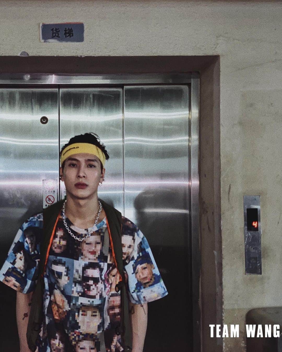 ジャクソンのインスタグラム：「📸flash flash flash📸 ?」