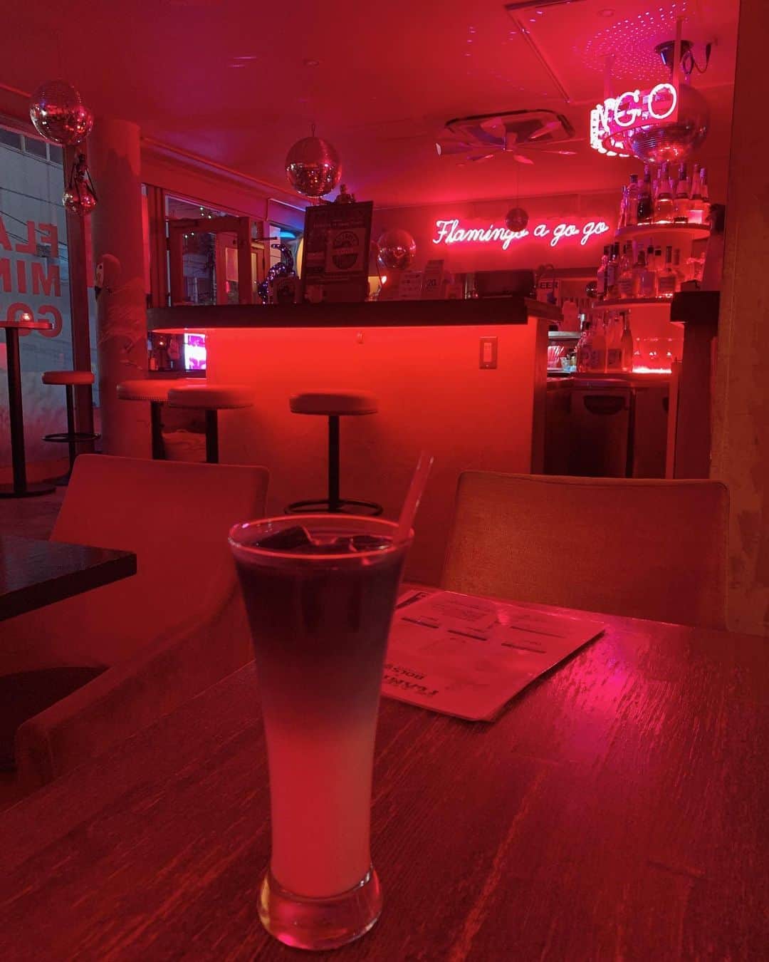 ?????さんのインスタグラム写真 - (?????Instagram)「. cafe bar巡り🍸🌟 1件目微妙すぎてすぐ移動して 久々に @cafe_flamingo_shibuya 🍓🍒 . . #cafebar #Shibuya」10月14日 15時40分 - julia__0917