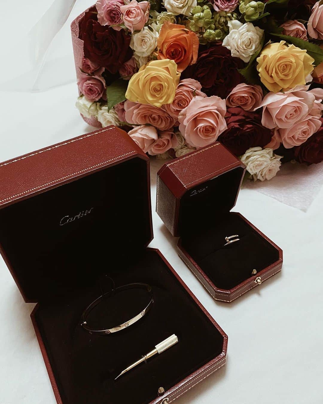 孫きょうのインスタグラム：「🎁  #Birthday #Cartier」