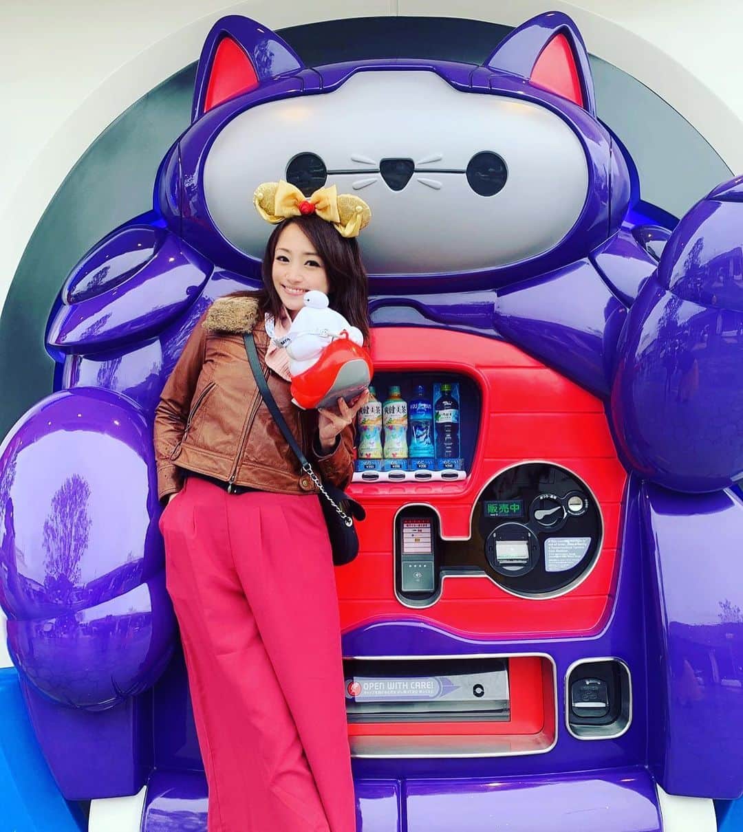 のインスタグラム：「ベイマックス大好きなの❤️  …でも乗れなかった😭笑  #disneyland #disney #ベイマックス　#ポップコーン　#ベイマックスのハッピーライド #落選　#撃沈　#沈没　#ぴえん　#🥺」
