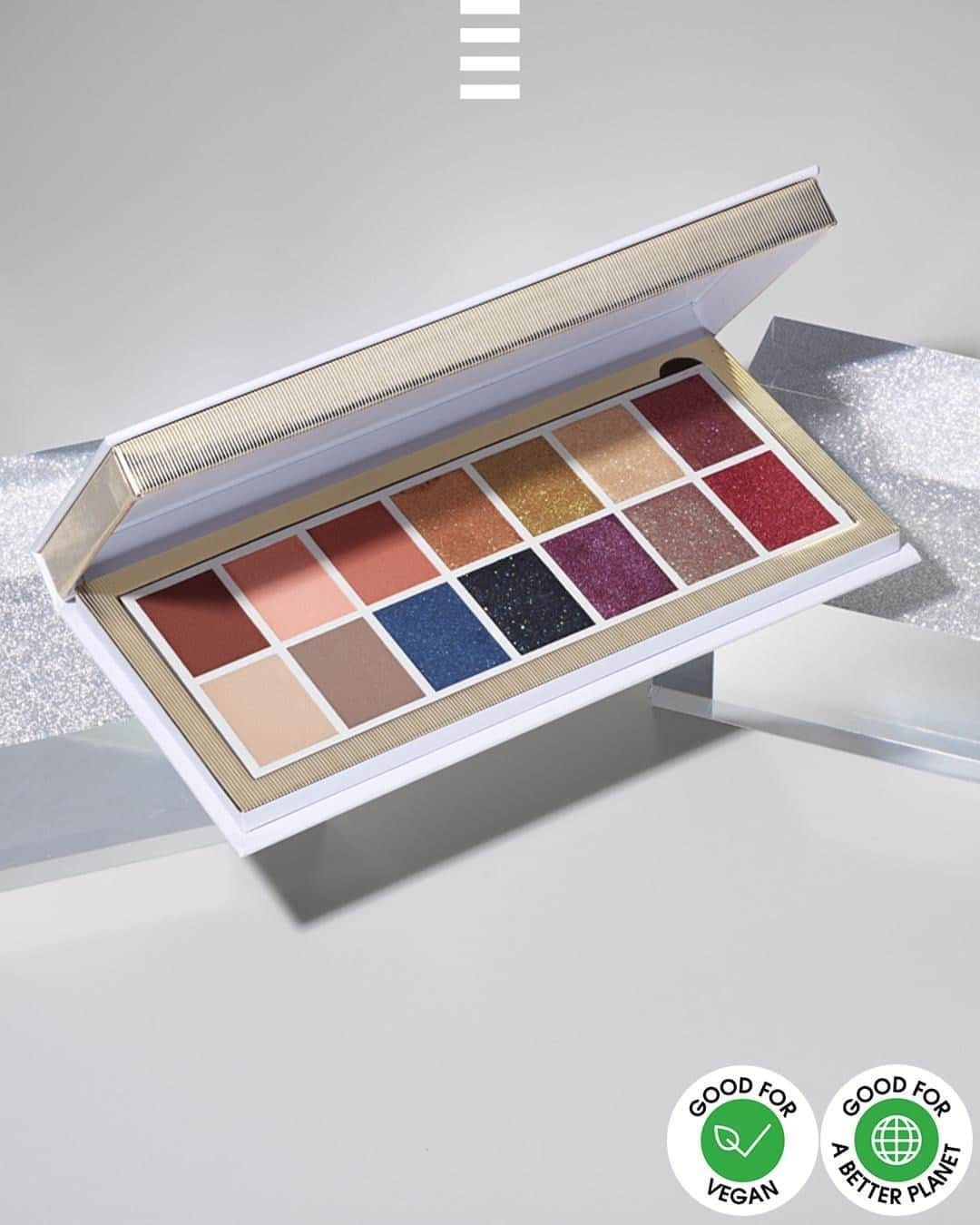 セフォラさんのインスタグラム写真 - (セフォラInstagram)「Hello, gorgeous! La nouvelle palette The Edge of Reality de @kvdveganbeauty contient un mélange de fards mats et de fards irisés, pour une multitude de looks à réaliser! 💯 Commentez des 😍 si vous voulez voir des swatches!  PS : elle est vegan 🌱, 100% recyclable ♻, et une trousse KVD Vegan Beauty est offerte dès 40€ d'achats dans la marque, sur sephora.fr et en magasin! (Dans la limite des stocks disponibles, voir conditions sur sephora.fr)  Uniquement chez SEPHORA. #SEPHORAGOODFOR VEGAN #SEPHORAGOODFOR A BETTER PLANET #SephoraLovesKVDVeganBeauty」10月14日 16時00分 - sephorafrance