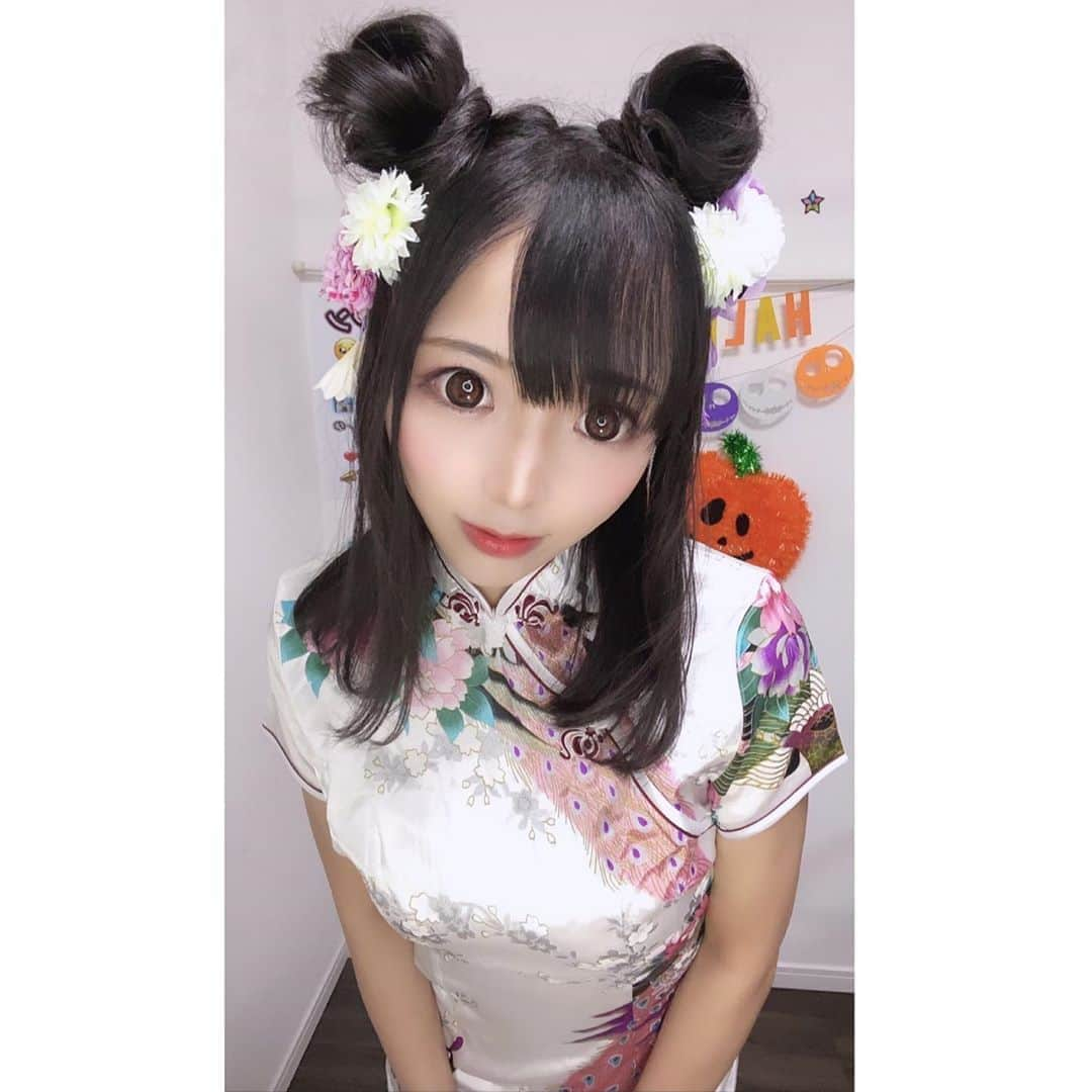 なつみさんのインスタグラム写真 - (なつみInstagram)「ハロウィン🎃コスプレ祭りVol.7💗 10月13日はチャイナドレス🇨🇳でした💫  リスナーさんから頂いた衣装です☺️💕 めちゃくちゃ好評でした❤️ 谢谢你来看我💞  #ライブ配信#Pococha#Pocochaライバー#ポコチャ#ライバー#バセドウ病#吃音症#八重歯#宅建士#宅建#宅地建物取引士#不動産営業#イギリス留学#洋楽#歴史韓ドラ#🧢なつみ👻🍊Natsumi#コスプレ#チャイナドレス#チャイナ服#チャイナコス#チャイナコスプレ#コスプレ配信#配信」10月14日 16時28分 - natsumipeanuts