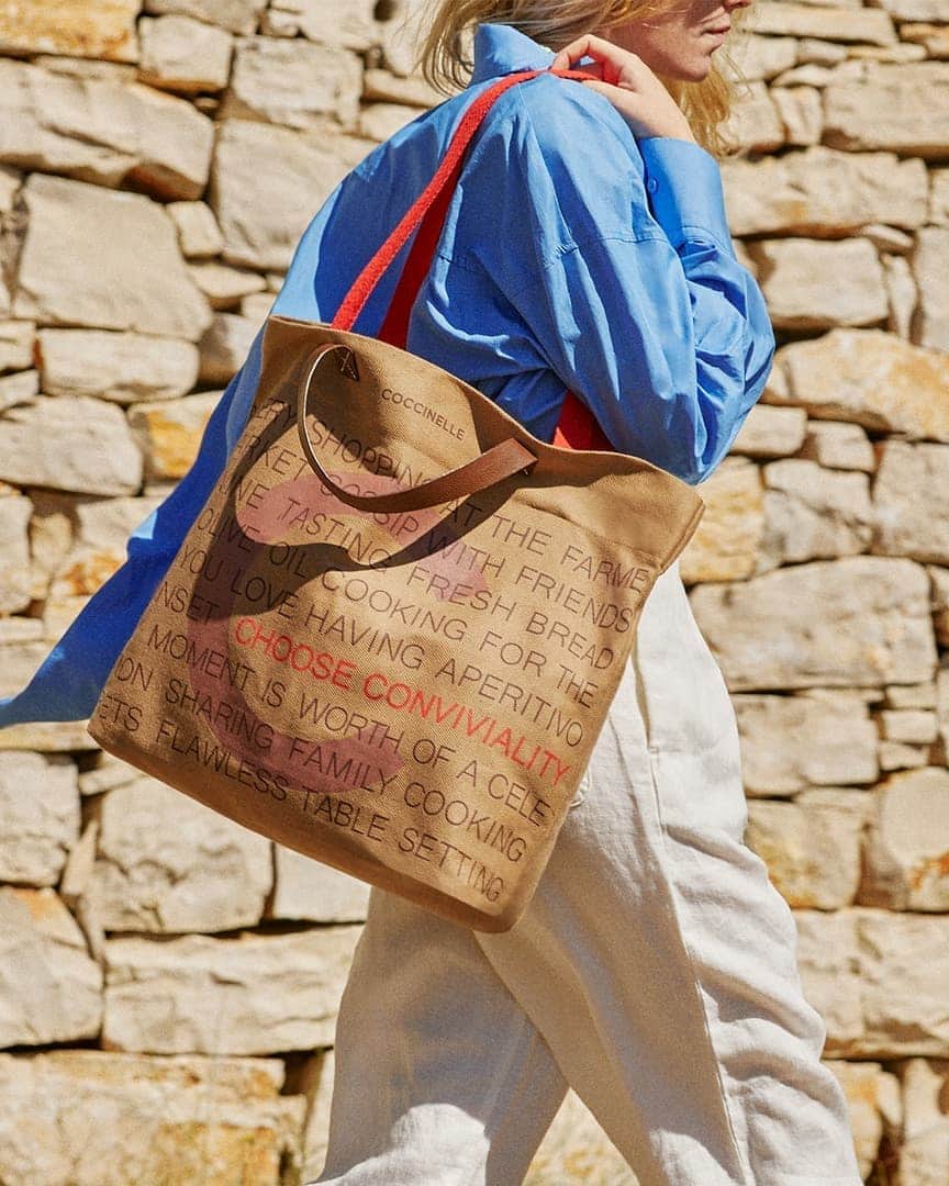 コチネレさんのインスタグラム写真 - (コチネレInstagram)「The perfect market bag: a simple, functional shopper inspired by classic canvas carryalls.   #Coccinelle #ItalianConviviality #MarketBag #Eataly @eatalygram」10月14日 16時42分 - coccinelleofficial