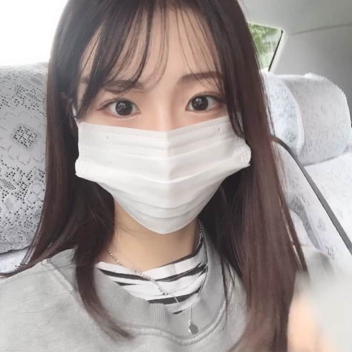川崎ひかるのインスタグラム：「マスク盛れ😷♡？ . アイリスオーヤマのマスク好き😷 . . . . #自撮り #アイドル #われプワ #ミディアムヘア #シースルーバング #シースルー前髪 #ストレートヘア #暗髪 #マスクメイク#japanesegirl #idol #japaneseculture #fff #followforfollowback #like4likes #like4follow #selfie #daily #dailylook #ootd」