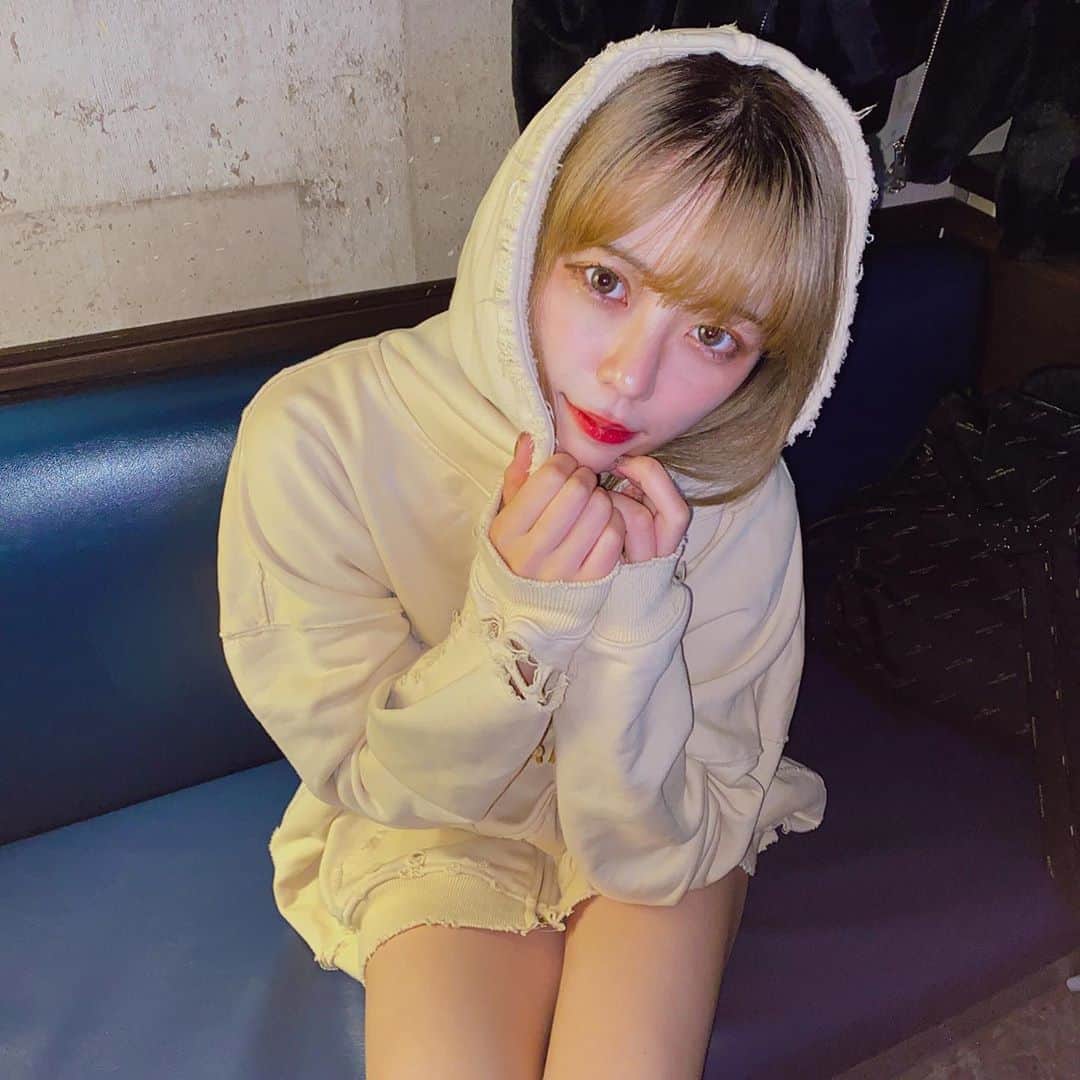 のインスタグラム：「なにしてる？ . #ミス慶應　#ミス慶應2020 #ミス慶應No6  #お洒落さんと繋がりたい #おしゃれさんと繋がりたい #いいね返し #美男美女と繋がりたい #f4f #lfl #fff  #いいね返し#いいねした人全員フォローする#フォロバ100 #韓国好き #韓国好きな人と繋がりたい #オルチャン #オルチャンメディア #얼스타그램 #맞팔 #옷스타그램 #패션스타그램 #셀스타그램 #오오티디 #셀카좋아요반사 #instalike #selca #サロンモデル」