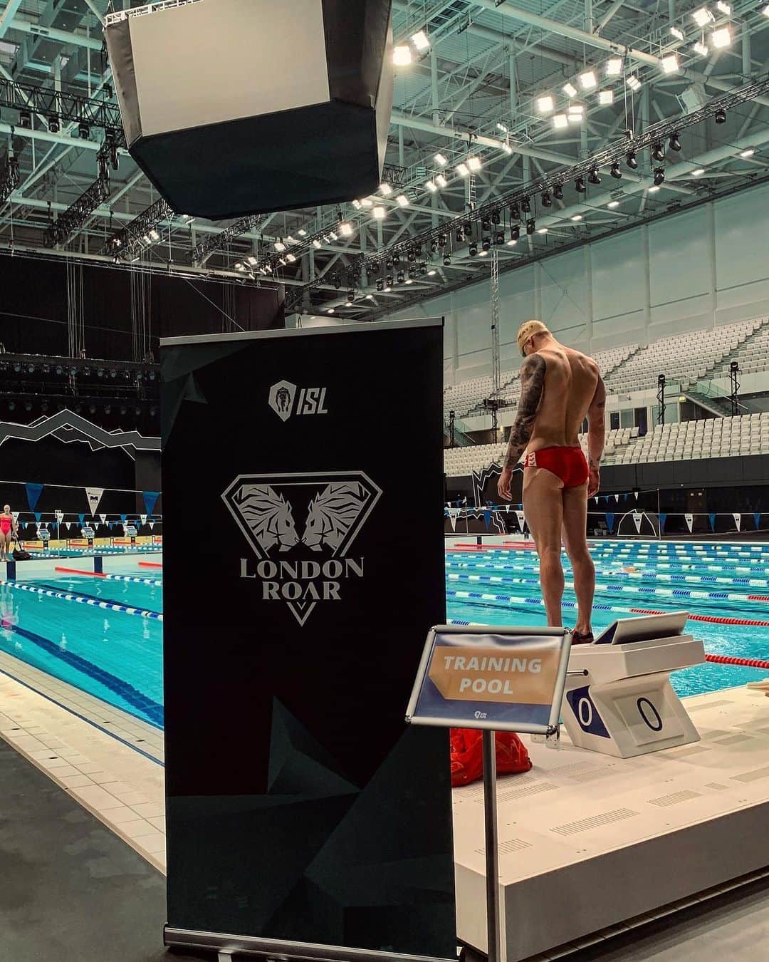 アダム・ピーティのインスタグラム：「A pleasure to be back in Budapest for @iswimleague Our first match is on Sunday/Monday which will be on BBC. Can’t wait to get on it @isl_londonroar 🙏🏼🚀 Make sure you check my YouTube video dropping at 6pm BST to see what’s in my bag on race day!」