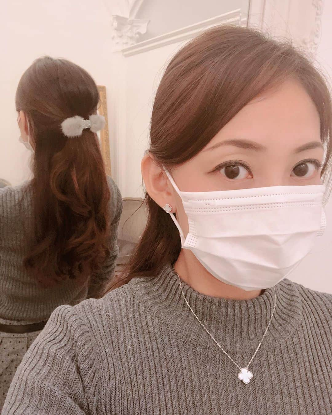 花蝶しほさんのインスタグラム写真 - (花蝶しほInstagram)「#acca #アッカ #ヘアアレンジ #ただの #ハーフアップ #あー #ミンクが #待ち遠しいよー #お気に入りの #バレッタ #今年も #沢山 #使おうっと」10月14日 17時18分 - s1h0i1h2o