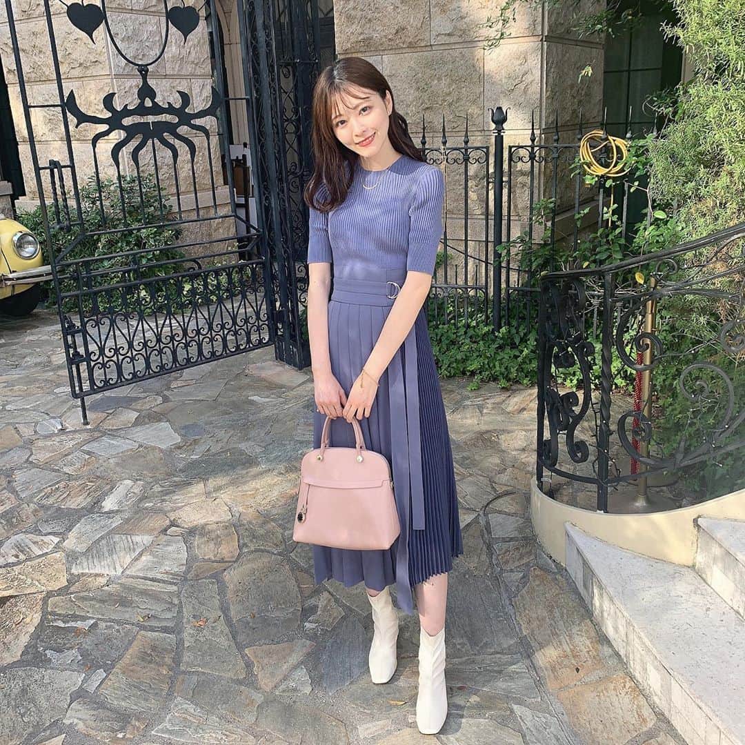 のインスタグラム：「. ootd🤍🤍」