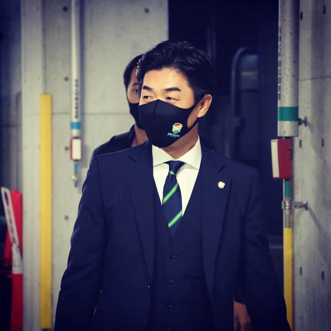 ジェフユナイテッド市原・千葉のインスタグラム：「選手バスが到着しました‼️🚌 #jefunited #ジェフ千葉 #winbyall」