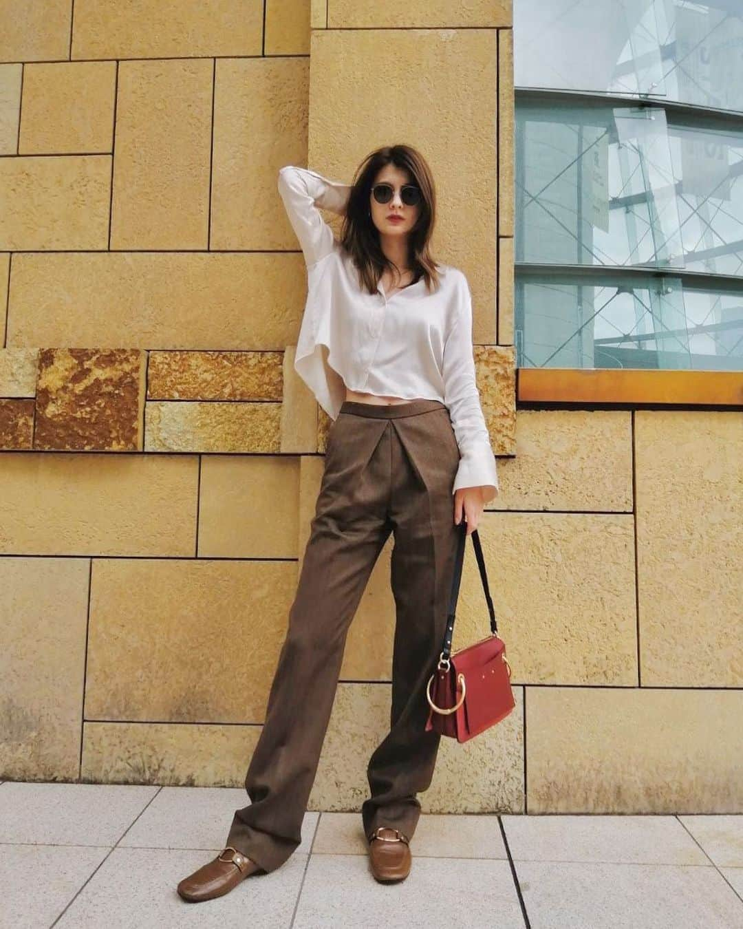 マギーさんのインスタグラム写真 - (マギーInstagram)「今日も実りある１日でした🎃 Tops: @zara Pants: @johnlawrencesullivan_official  Shoes: @isabelmarant  Bag: @chloe  Sunglasses: @oliverpeoples」10月14日 17時49分 - maggymoon