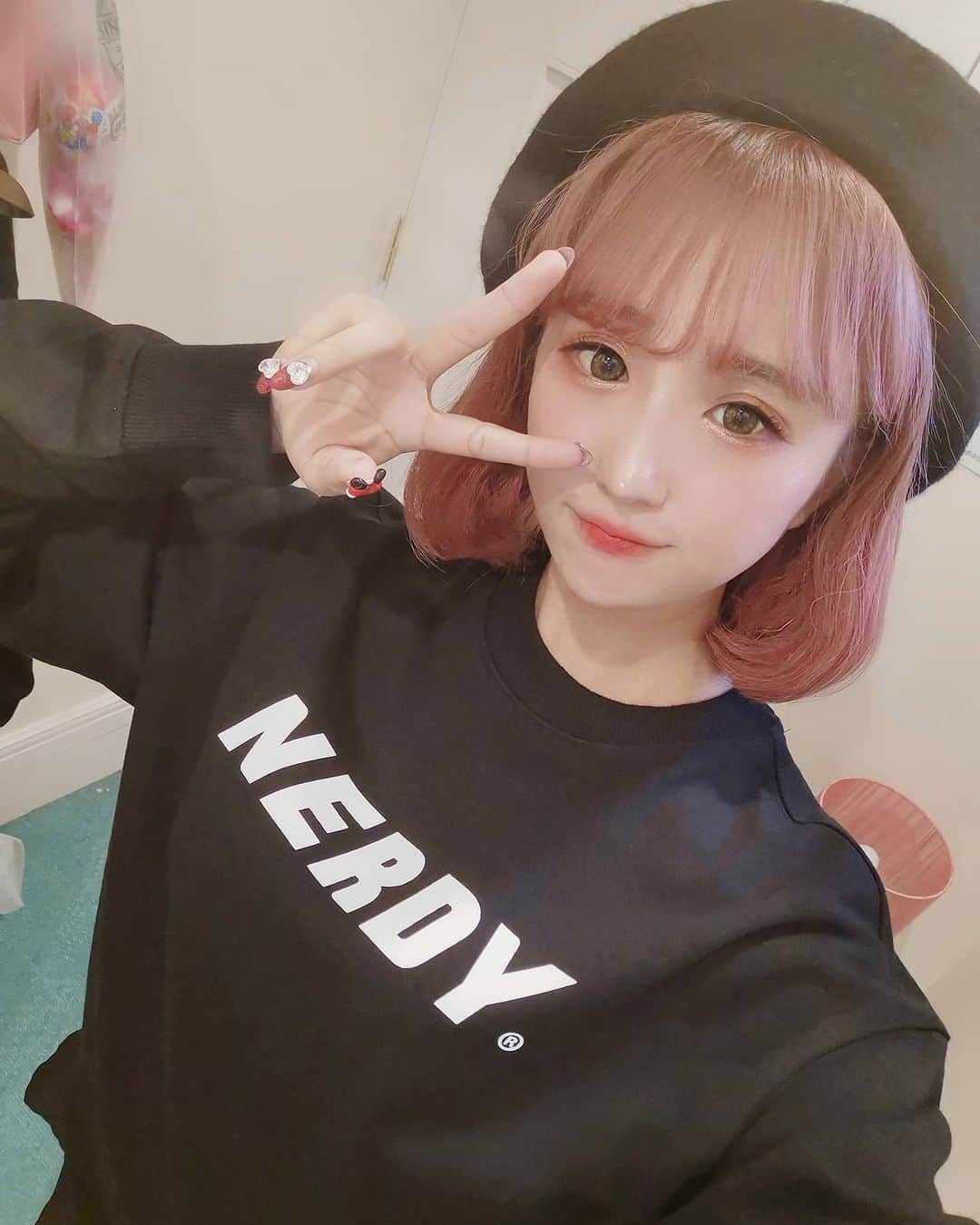のインスタグラム：「今日はNERDY(@nerdyofficial )着たよ🧸🖤 可愛すぎる🖤 . . . #nerdy#韓国ファッション#ノルディー#nerdycafe#韓国ストリート#韓国ストリートファッション」
