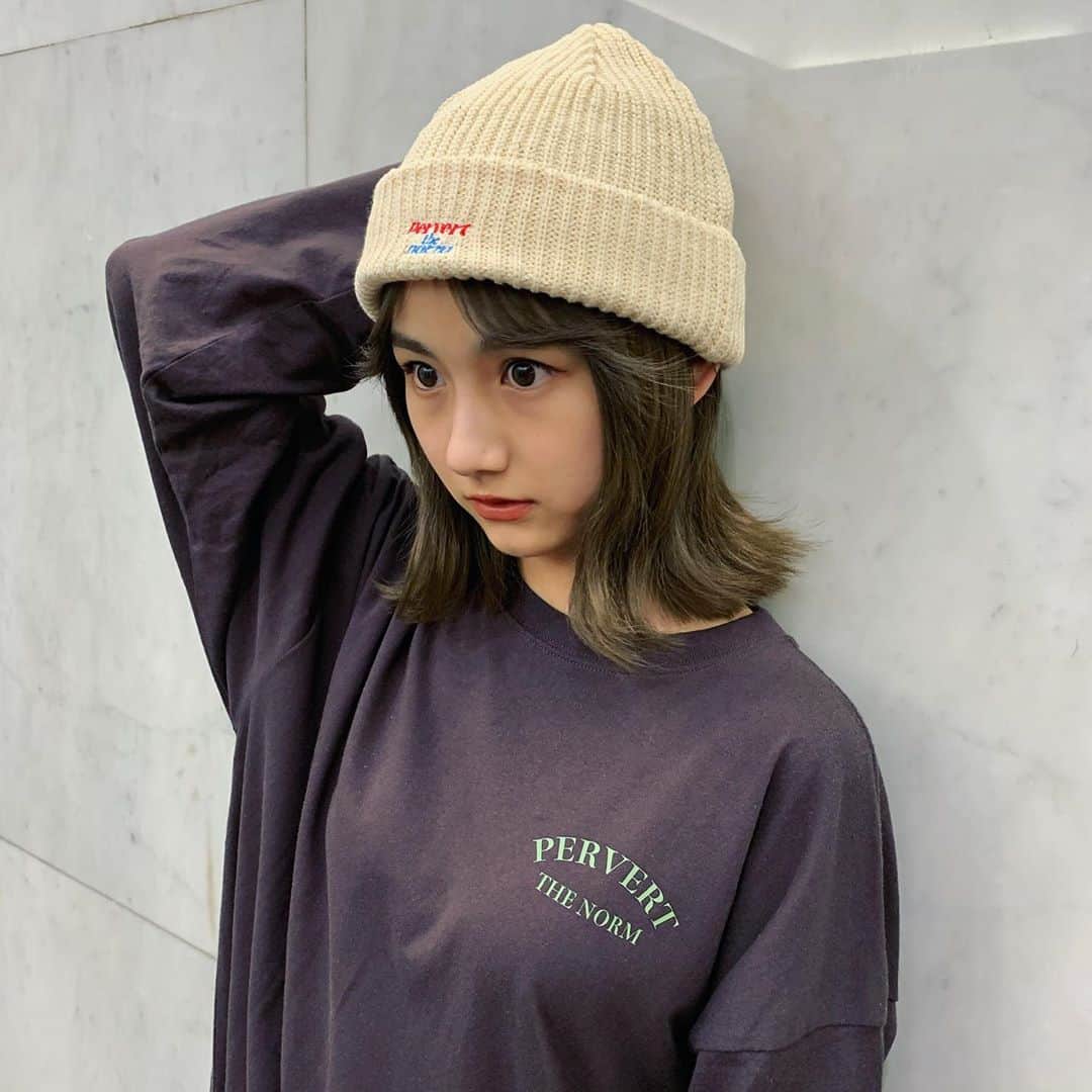櫻井紗季さんのインスタグラム写真 - (櫻井紗季Instagram)「おnew帽🛹 最近は年相応に見られるように🙄 綺麗目なものを選んで着てたけど、 ストリートっぽいのもやはり好きです。。 ・ ・ #cooper  #skateboard  #fashion #streetstyle  #ニット帽」10月14日 18時08分 - saki_sakurai_official