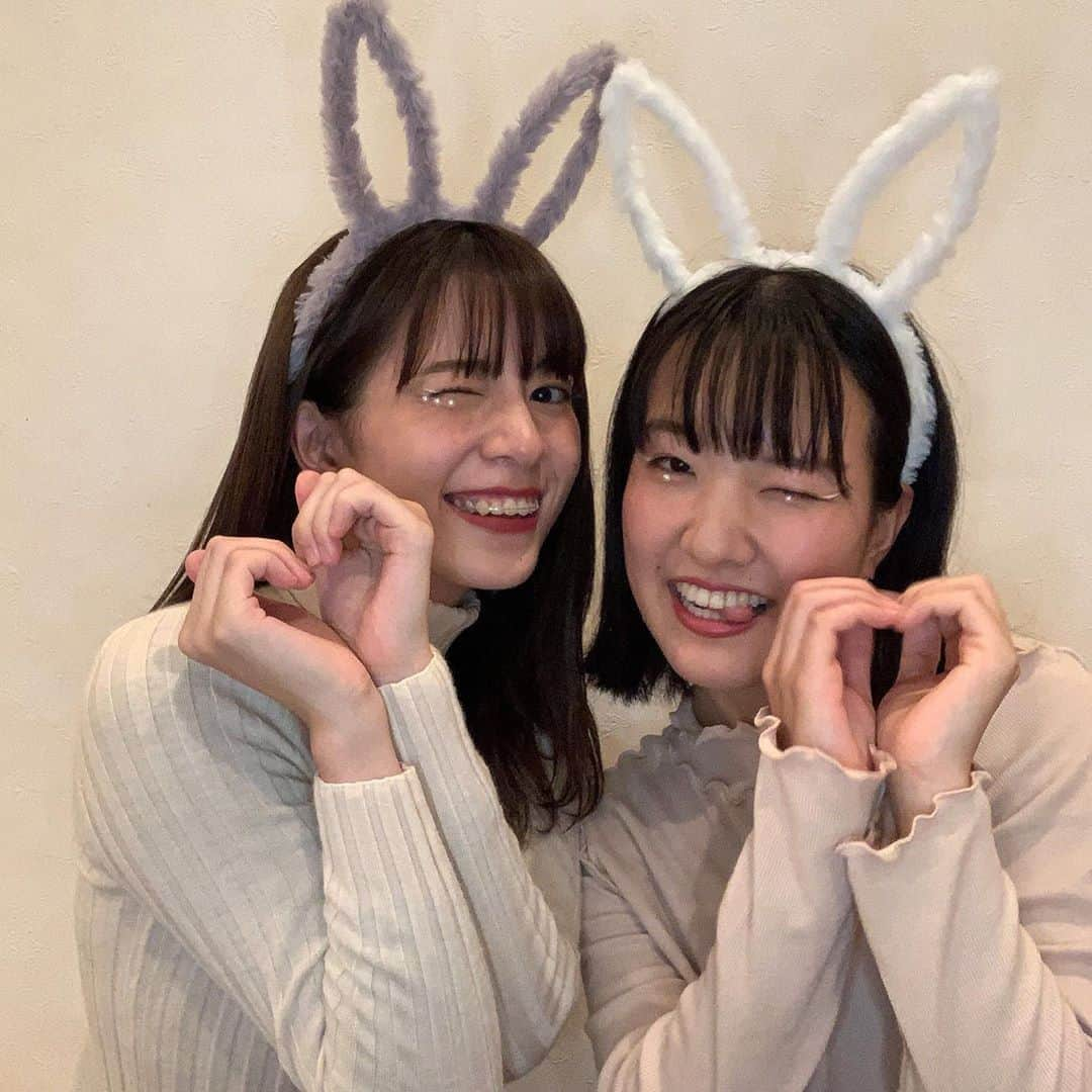 野口真由さんのインスタグラム写真 - (野口真由Instagram)「こんばんは⭐️  今日は３つもハロウィン投稿しちゃった🎃👻 楽しんでいただけたでしょうか😆😆  今年はあと一回ハロウィン仮装するので楽しみにしていただけると嬉しいです💗💗💗  それでは本日もプロフィールのURLから1票宜しくお願いします🙏🙏  #ハロウィンコスプレ  #ハロウィン  #ハロウィンメイク  #ハロウィン仮装  #ハロウィンパーティー  #大学生  #セリア  #セリア購入品  #双子コーデ  #バニーガール  #バニーちゃん  #白ライナー #uzu  #うさぎメイク」10月14日 18時14分 - ngc_mayu