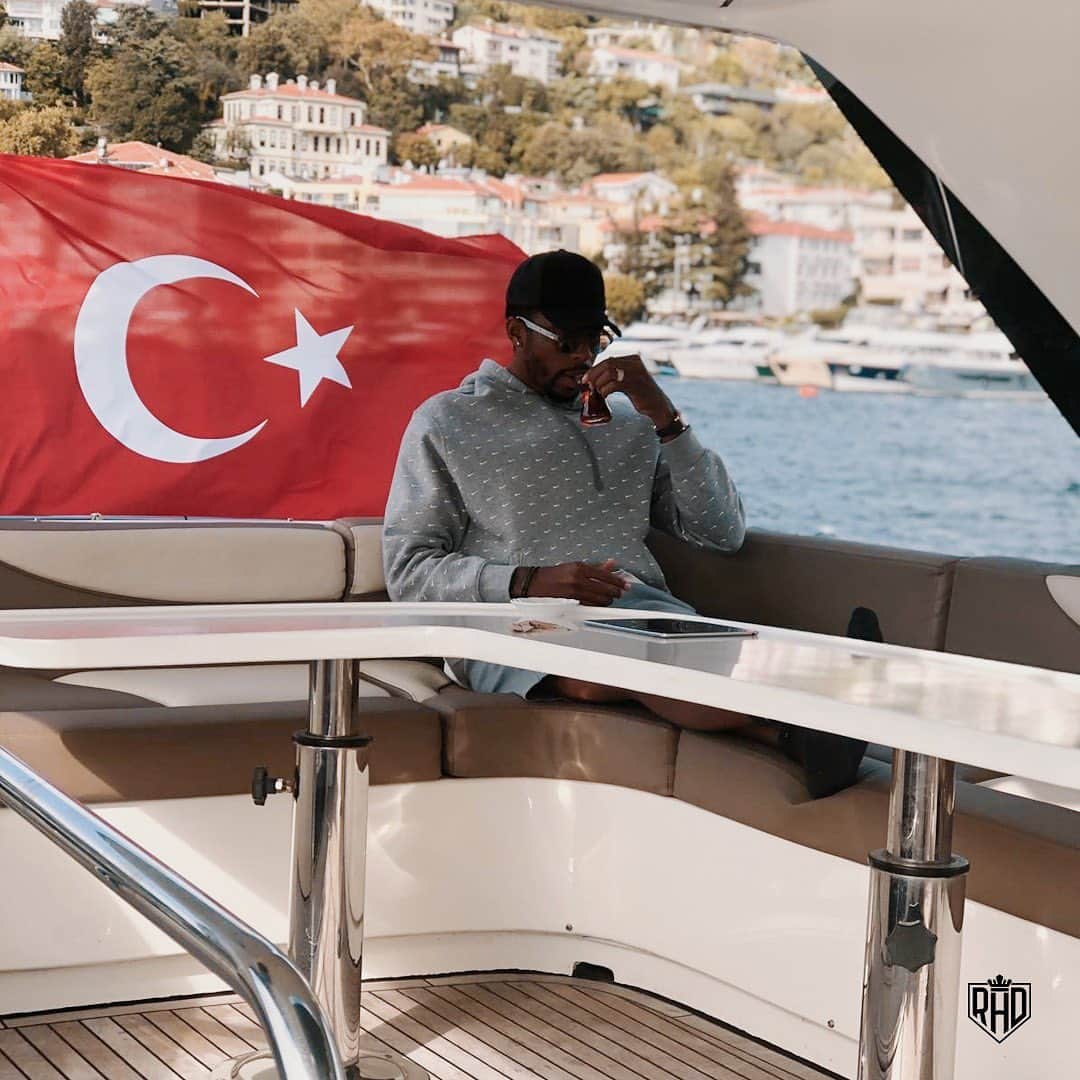 のインスタグラム：「💛♥️🇹🇷 #ikintjiVatan」