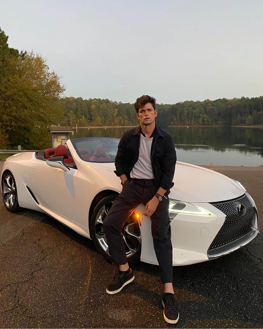 ショーン・オプリーのインスタグラム：「The new @lexususa LC500 speaks for itself. Beautiful lines, great driving and might very well be my new favorite 2021 car」