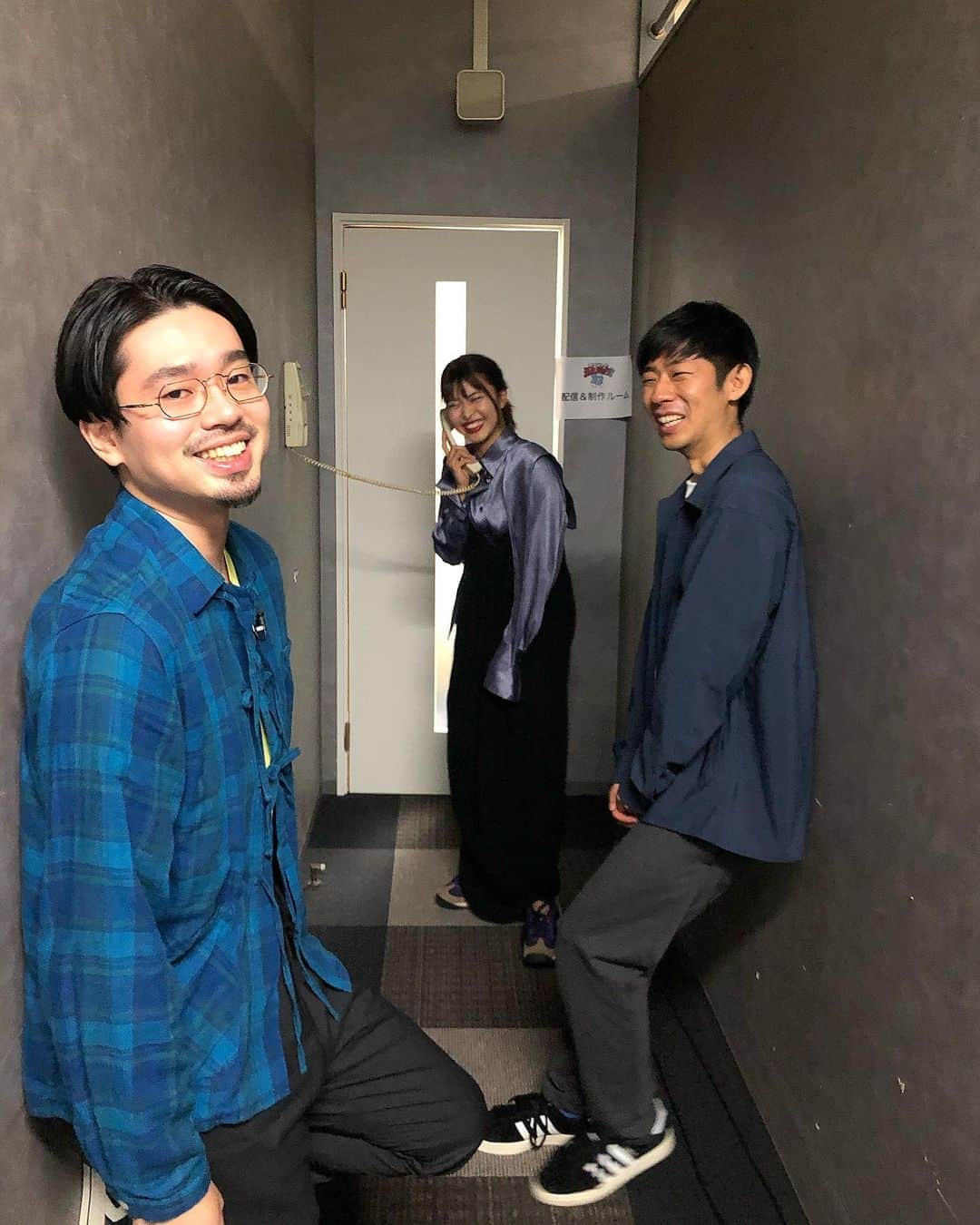 のインスタグラム：「#スペシャのヨルジュウ 今日はみんな楽屋入りが早くて、 よく遊びましたねぇ。 ゲストはなきごと&PEDRO 3人ともすごくチャーミングで、言葉に力があって、また来て欲しい❣️  いつも放送後の反省会動画をアップしている、スペシャアプリがなくなるそうです。またパワーアップして違う形になるそうですが、過去数年分の反省会動画がアップされているので是非見ておいてね📽」