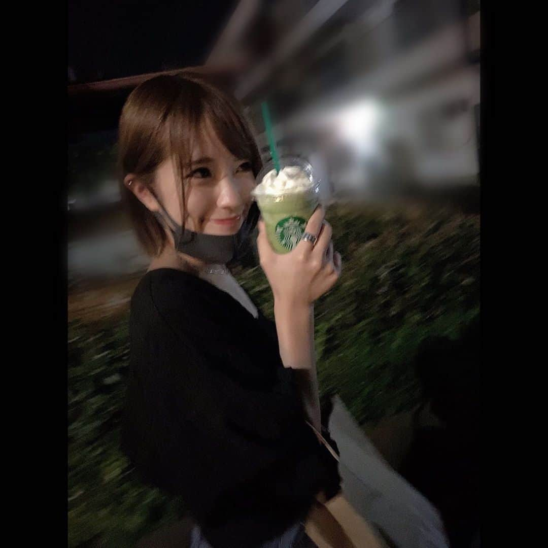 小嶋花梨さんのインスタグラム写真 - (小嶋花梨Instagram)「10日ぶりに🌙﻿ ﻿ ﻿ これは前に弟と一緒に抹茶クリームフラペチーノを飲んだ時の写真👩‍👦📸﻿ ﻿ ﻿ ﻿ #スターバックス #スタバ」10月14日 23時55分 - nmb_kojima_48