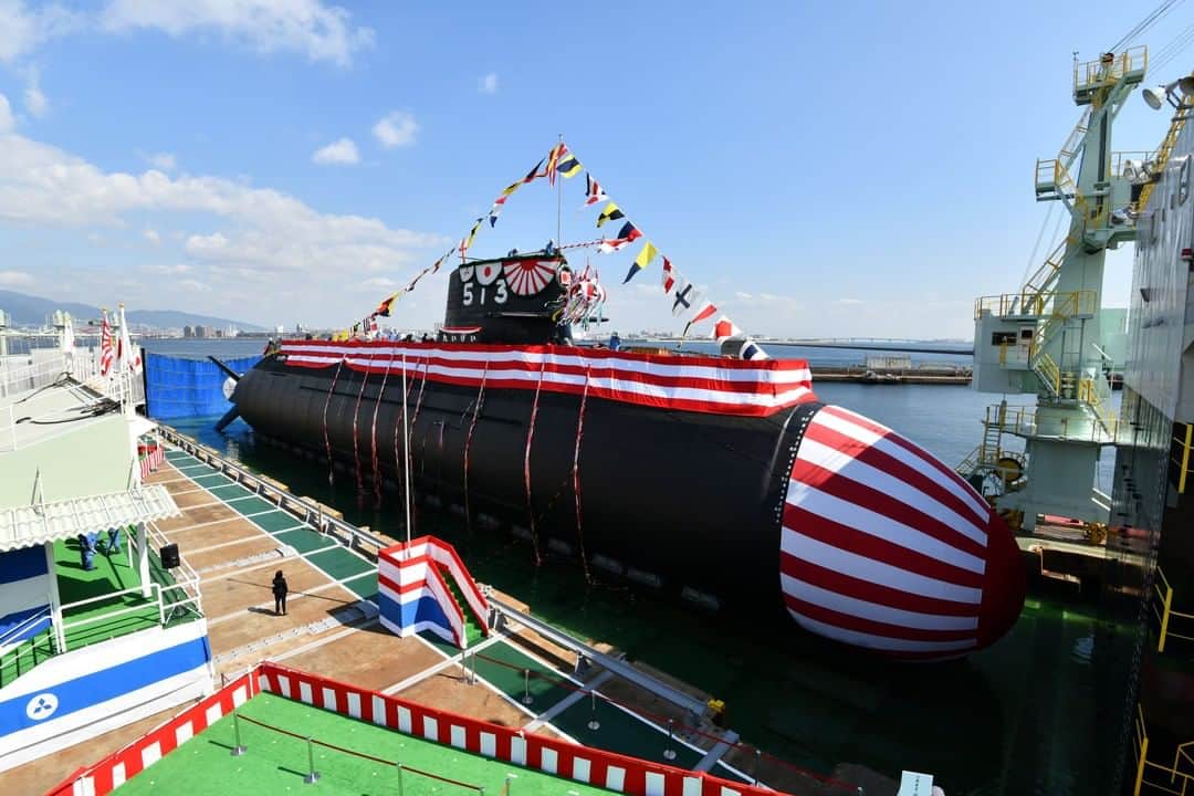 海上自衛隊さんのインスタグラム写真 - (海上自衛隊Instagram)「10月14日、三菱重工神戸造船所において平成29年度計画潜水艦の命名・進水式が行われ、「#たいげい」と命名されました。 「たいげい」は同型1番艦であり、探知能力が大幅に向上しただけでなく、#女性自衛官 の勤務に適した設備を有する最新の潜水艦です。 #たいげい #大鯨  #海の忍者」10月14日 18時33分 - jmsdf_pr