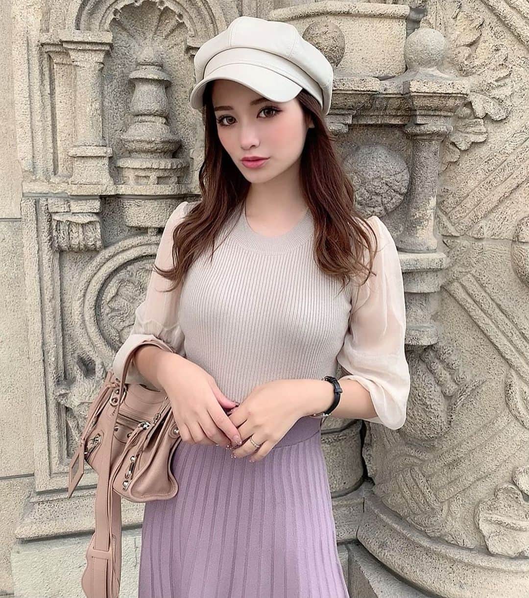 姫奈のインスタグラム：「. . 本日のコーデさん 👗🎀 こうゆう楽なワンピ好きで 似てるのめっちゃ持ってる 🤣✨ 腕の透け感が可愛い 🥺❤︎❤︎ . . #code #mamacode #fashion」