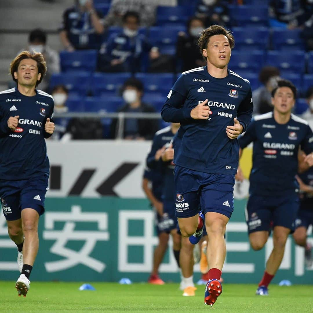 横浜F・マリノスさんのインスタグラム写真 - (横浜F・マリノスInstagram)「準備万端🔥  #fmarinos #Jリーグ #メルコリゾーツ #トリコロールの絆いまこそ強く」10月14日 18時54分 - yokohamaf.marinos