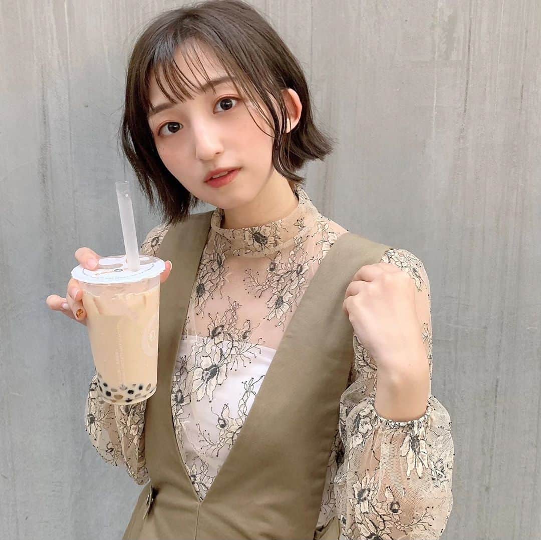 のインスタグラム：「﻿ ﻿ ﻿ ﻿ みんなはタピオカ飲みますか？﻿ わたしは時々とっても飲みたくなるの🤍﻿ ﻿ ﻿ ﻿ そして、久しぶりにCoCo都可のタピオカを飲みました〜﻿ ﻿ ﻿ 3Q紅茶ラテを注文🧸﻿ ﻿ 台湾旅行へ行った時によくみた「QQ」﻿  ﻿ ﻿ 意味は、モチモチとした食感を意味する言葉◎﻿  ﻿ CoCo都可では「タロイモとサツマイモのお団子『芋圓(ユーユェン)』のことをQQと呼んでるみたいです〜﻿ ﻿ ﻿ ﻿ もちもちしてお芋の味もしっかりして秋を感じました🍠とっても美味しかった☻﻿ ﻿ ﻿ ﻿ ﻿ ﻿ #CoCo都可 #渋谷カフェ #ココトカ #新商品 #pr #トリドリベース#タピオカ」