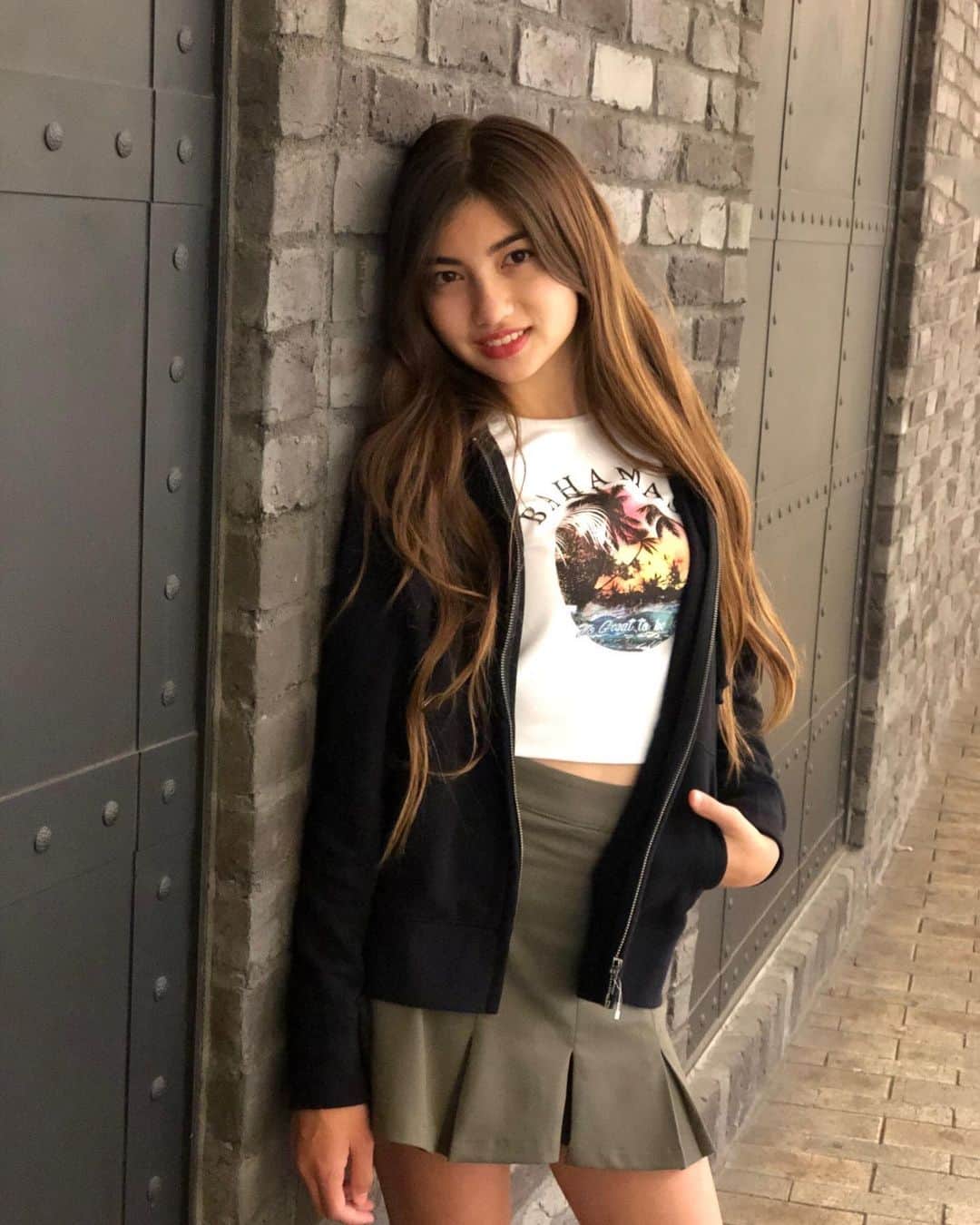 のインスタグラム：「テストやっとおわったー！！ 今からGirls Hiphopレッスン✨  #中間テスト #やっと終わった #朝3時起きで勉強 #ねむい #ランチんとき #ねちゃってごめん💦 #girlshiphop #がんばってこよ #lessonday #ootd #bershka #bershkastyle」