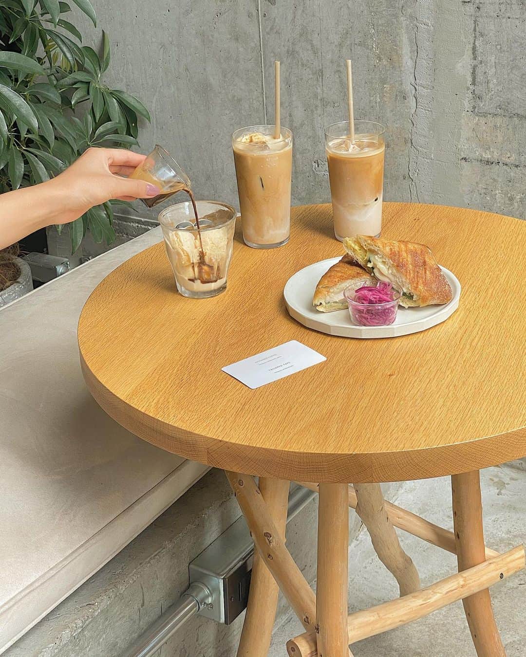 岡元優香のグルメインスタ