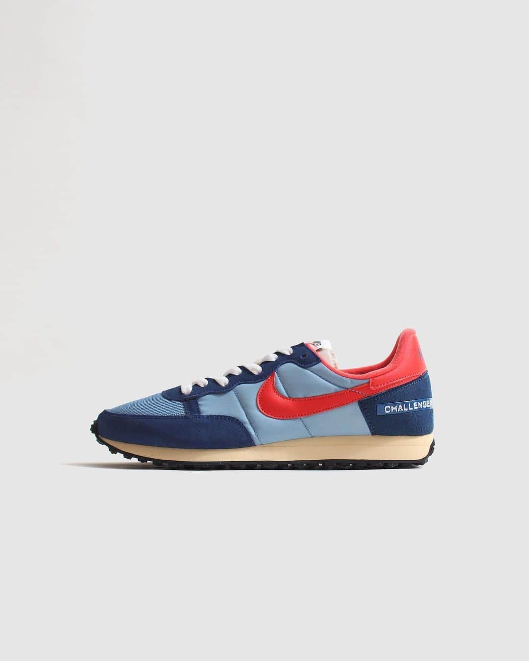 A+Sのインスタグラム：「2020. 10. 17 (sat) in store  ■NIKE CHALLENGER OG COLOR : LIGHT BLUE / ORANGE SIZE : 24.0cm - 29.0cm PRICE : ¥10,000 (+TAX)  ナイキチャレンジャーOGが提供するレトロな外観はスエードと通気性のあるメッシュを用いオリジナルの外観を再現しました。ヒールパネルには、 70年代に見られたものと同じようにラベルタグを配置。  The retro look provided by the Nike Challenger OG uses suede and breathable mesh to recreate the original look. the heel panel placed the label tag in the same way as in the 70's.  #a_and_s #NIKE #NIKECHALLENGER #NIKECHALLENGEROG #LOSTARCHIVE」