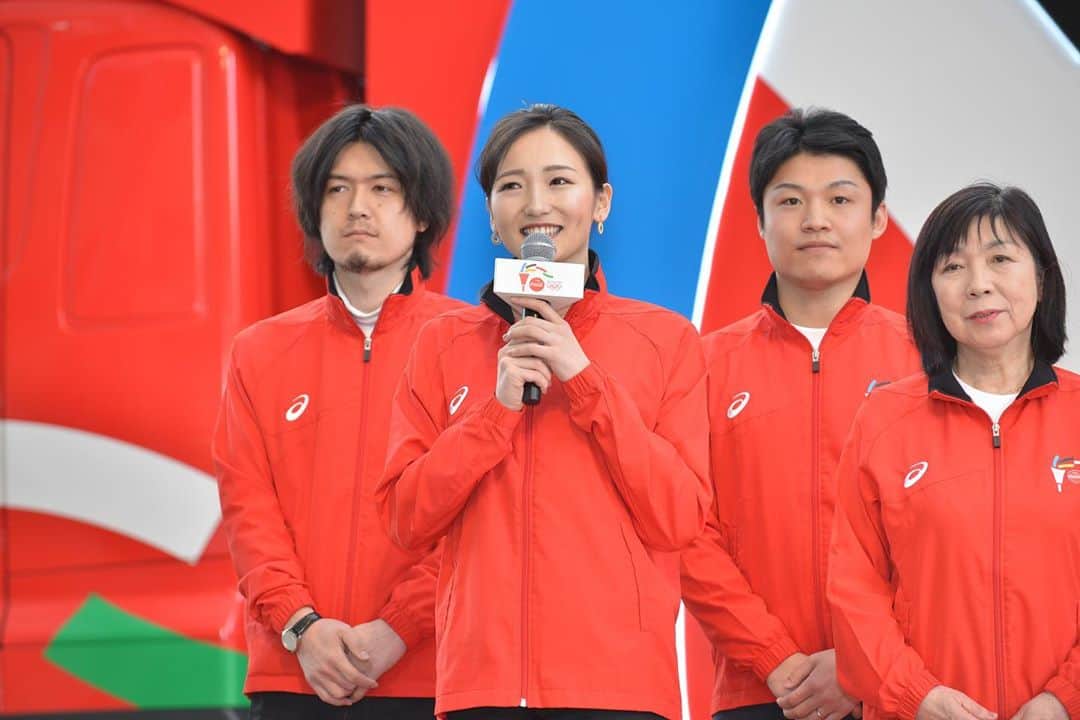 野口真未のインスタグラム：「🏃‍♀️東京2020オリンピック聖火リレー🏃‍♀️  コカ・コーラ社PRイベントに登壇させていただきました 2021年5月6日　熊本で頑張ります✨  #東京2020オリンピック #聖火リレー #君色で走れ #聖火ランナー #チームコカコーラ #ポーラーベア #桜トーチ #tokyo2020 #teamcocacola @teamcocacola」