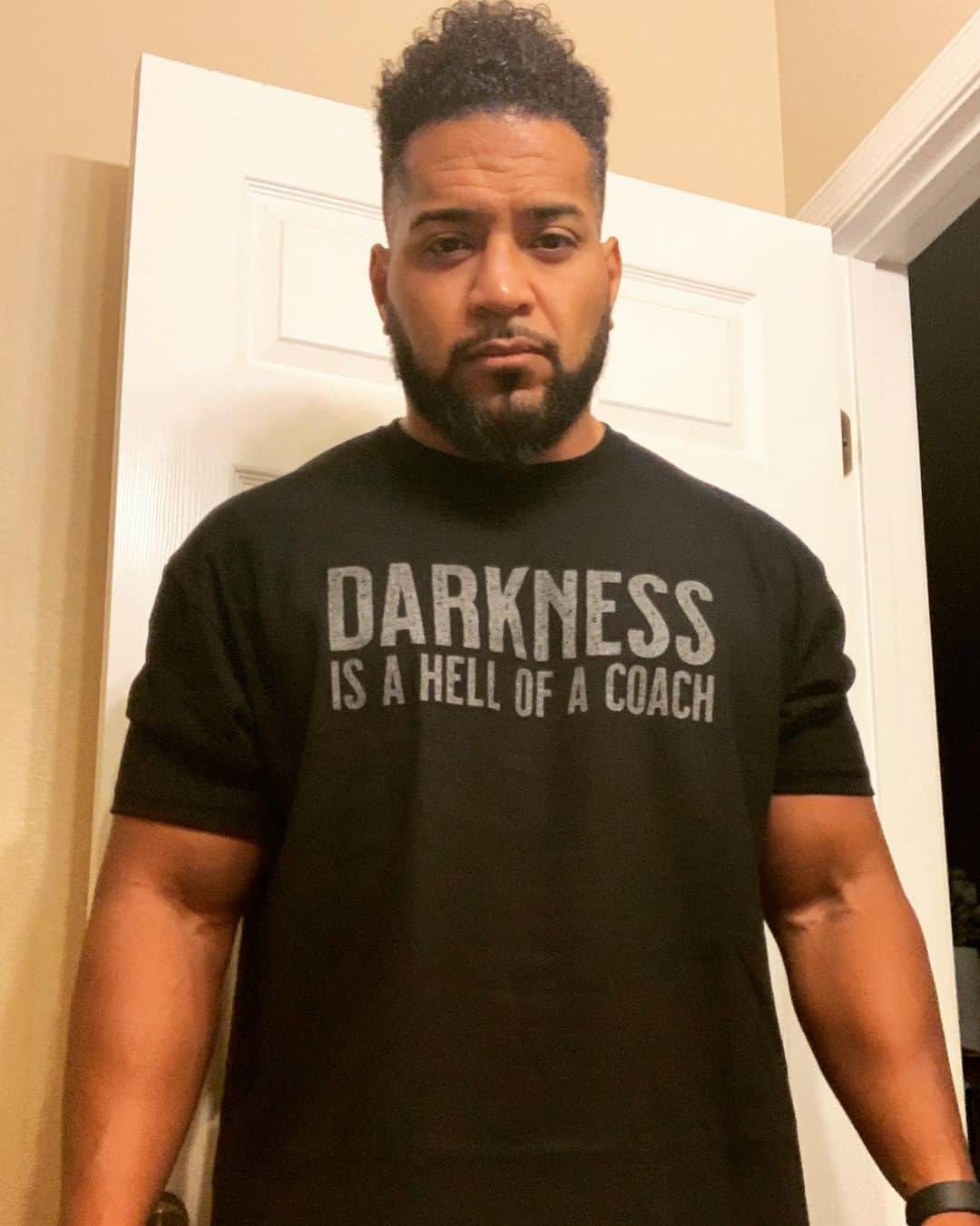 テヴィタ・フィフィタのインスタグラム：「This shirt @tangocharlieapparel yeah this shirt definitely! Don’t know what any of you are going through but don’t give up and keep fighting!」