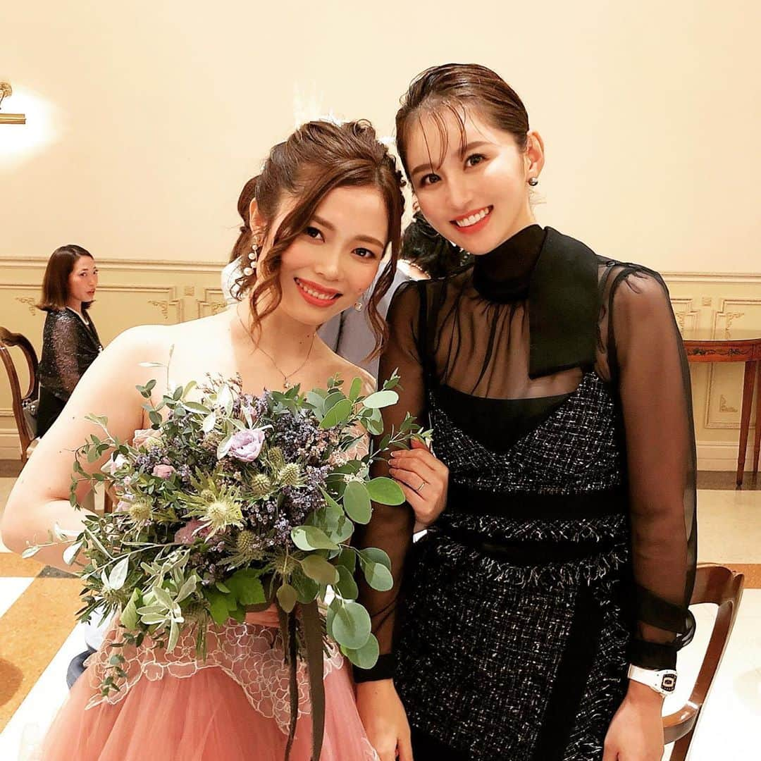 AYUMIのインスタグラム：「. ・ 本当に本当におめでとう💓 ・ 大好き❤❤ ・ ・ #結婚式 #代官山aso」