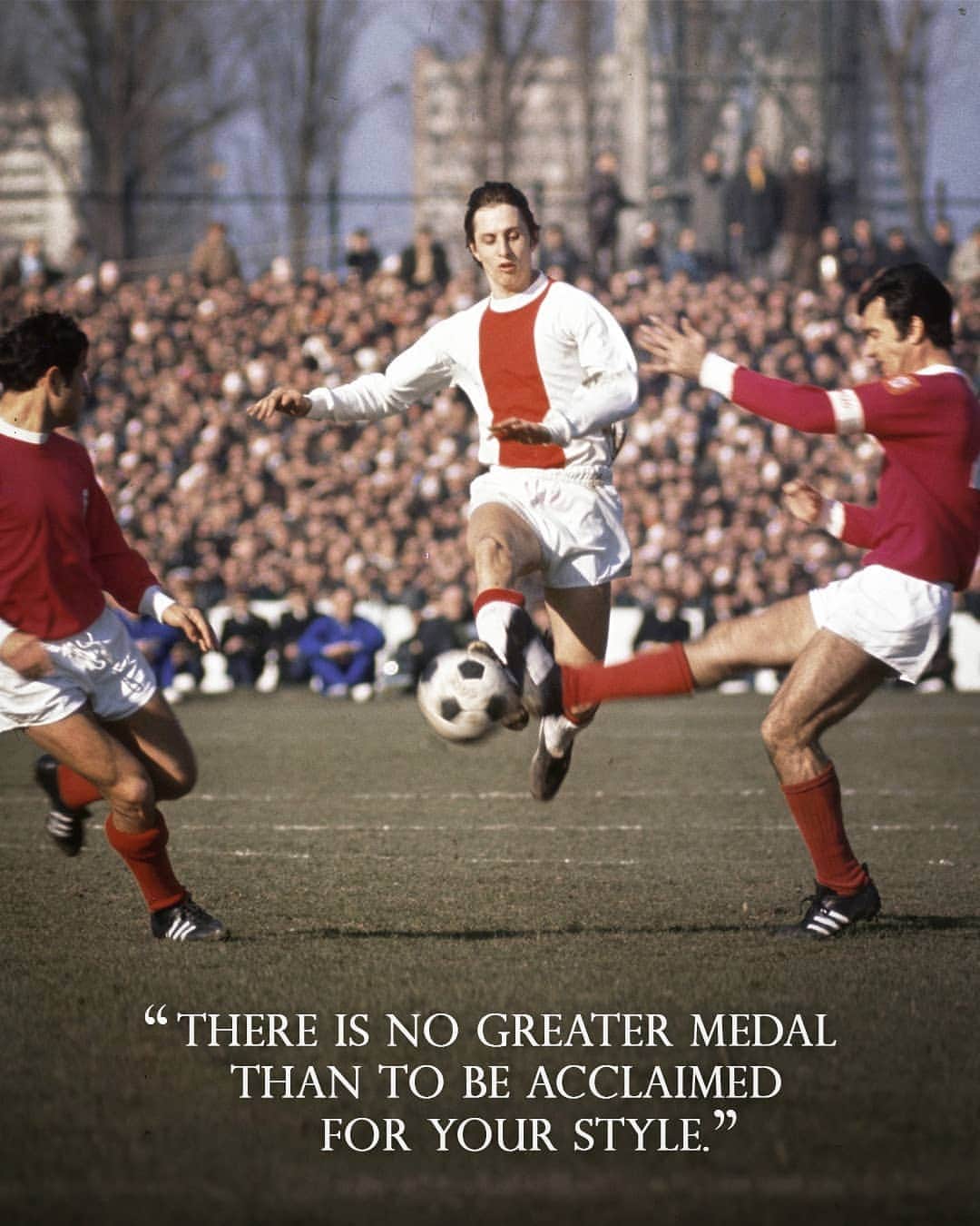 ヨハン・クライフのインスタグラム：「On the 14th of each month we share one of Johan’s famously brilliant and simple quotes. 💬 ⠀ Today's is: "There is no greater medal than to be acclaimed for your style." ⚽ ⠀ #CruyffLegacy」