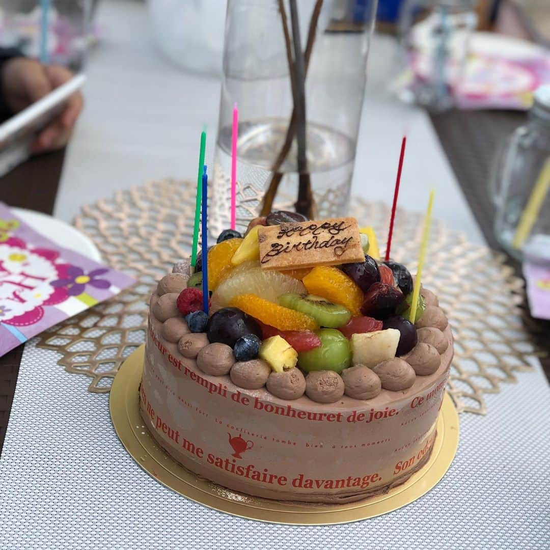 山内智恵さんのインスタグラム写真 - (山内智恵Instagram)「かおりちゃん 佳奈プリンセス 合同でバースデー🎂🌈🦄💖 おめでとうー❣️❣️❣️ #山内智恵#マキろん#chieyamauchi#makiron#japanese #mother#手作り#パーティ#party #cooking #お誕生日会#garden #gardenparty」10月14日 19時46分 - chie_yamauchi