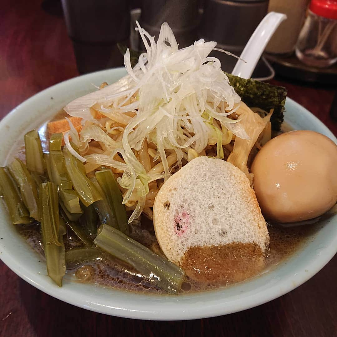 ホルスタイン・モリ夫さんのインスタグラム写真 - (ホルスタイン・モリ夫Instagram)「もやし正油お久しぶりだねぇ🍜そして君は相変わらず美味しいね～🍜 #ラーメン二代目けけけ #けけけ #札幌らーめん  #もやし正油 #茎わかめ #トッピング #名物割りばし #元福来軒の副店長の店  #旨いに決まってる #やっぱり挽き肉ともやしのラーメン好きよな #写ってないけど叉焼もしっかり後ろにいるのよ #からの #白石神社 #からの #タムラ倉庫 #クリームソーダ」10月14日 19時46分 - morry_aroi