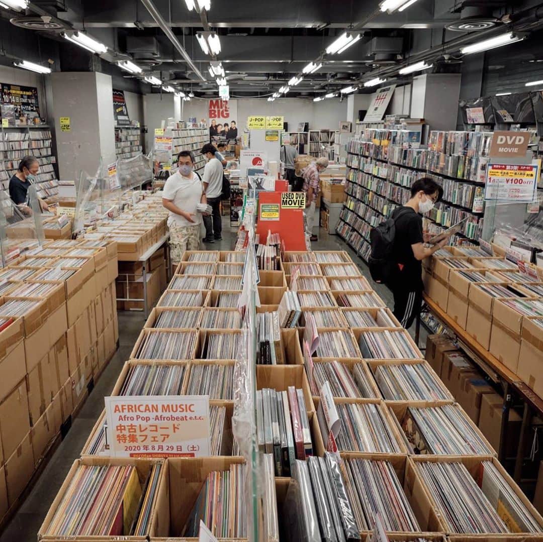 The Japan Timesさんのインスタグラム写真 - (The Japan TimesInstagram)「RECOfan Shibuya has been a fixture of Tokyo’s record store scene since it opened in 1994, and is known by music fans across Japan and around the world as a treasure trove of mostly used vinyl and CDs. The sprawling, windowless store is located on the fourth floor of the BEAM building a short distance from Shibuya Station, and stocks around 300,000 records and roughly the same number of CDs, spanning a mind-boggling range of genres. Record stores have been enjoying something of a resurgence in recent years, with booming demand for vinyl revitalizing an industry that had been rocked by the rise of digital music services. With the COVID-19 pandemic continuing to keep shoppers at home, however, Japan’s record stores are facing a fight to survive. As the owners prepare to padlock the doors of a world-renowned institution, what will become of the vibrant record store culture that has helped establish Japan as a mecca for music fans? Click on the link in our bio for the full story. 📸 Stephan Jarvis . . . . . . #Japan #Tokyo #Shibuya #vinyl #vinylcollection #vinylrecords #vinylporn #music #retro #vinylcollector #vinyladdict #vinylgram #日本 #東京 #渋谷 #ビニール #音楽 #ニュース」10月14日 19時48分 - thejapantimes