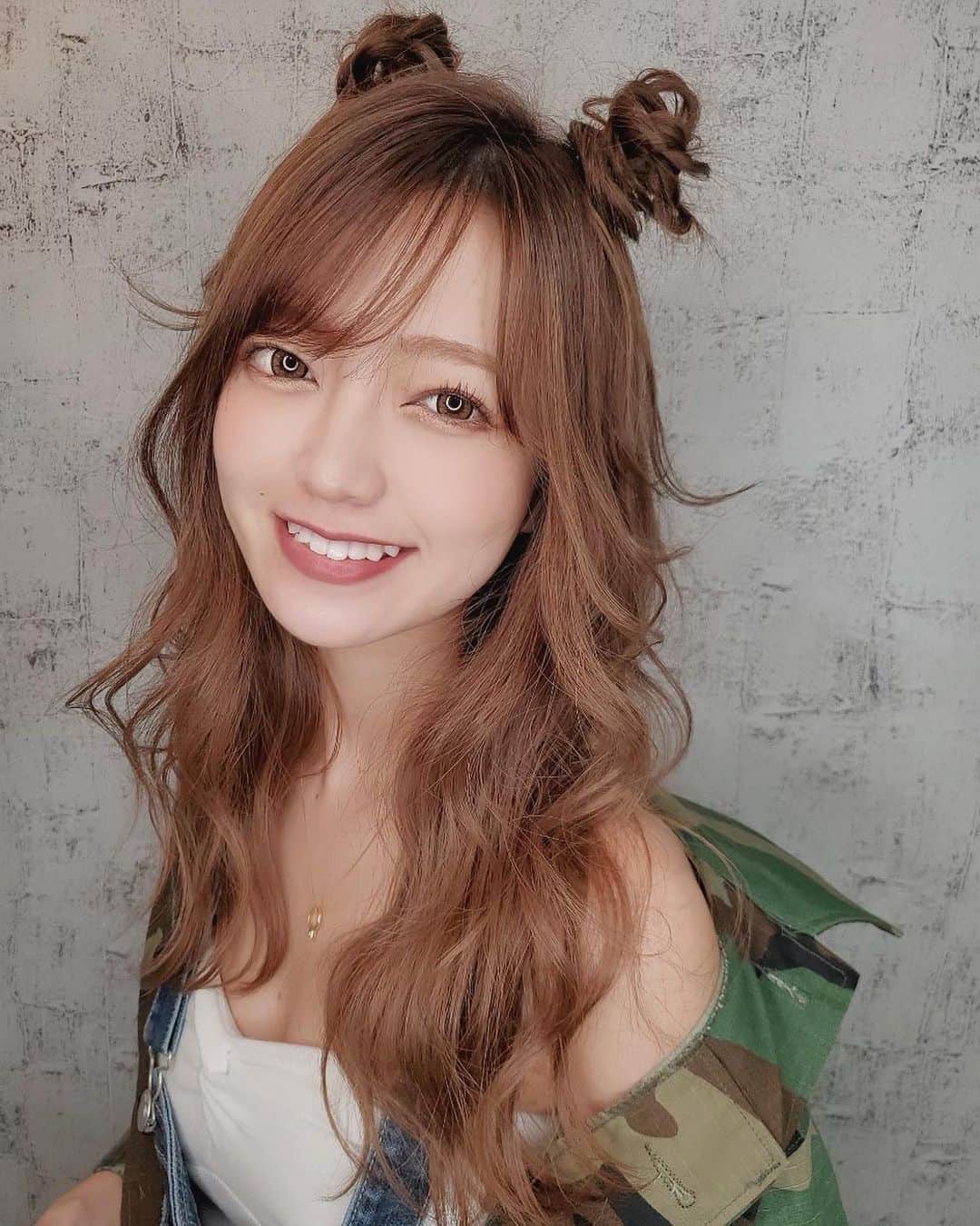 のインスタグラム：「. @yuasa_ さんデータ🥰 色々話せて楽しい撮影でした🙏 . . この髪型かわいいいい🍡 . . . #お団子ヘア #ヘアアレンジ #ロングアレンジ #撮影データ #サロンモデル #関西サロモ」