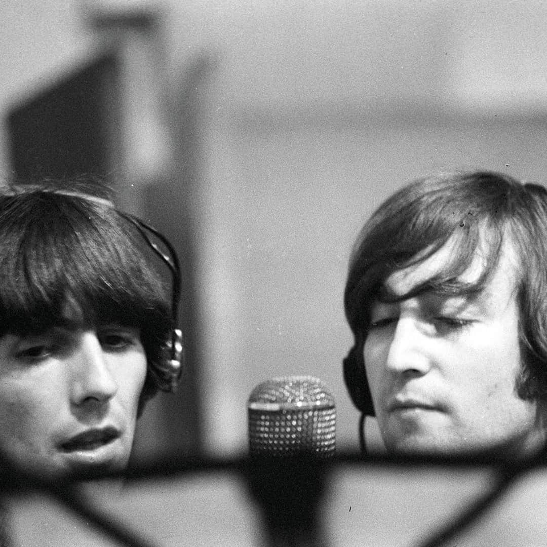 The Beatlesさんのインスタグラム写真 - (The BeatlesInstagram)「“John was always helpful. He said things like, ‘When you’re writing, try to finish the song immediately, because once you leave it it’s going to be harder to complete,’ which is true. Sometimes, anyway.” - George #TheBeatles #1960s Photo © Apple Corps Ltd.」10月14日 20時01分 - thebeatles