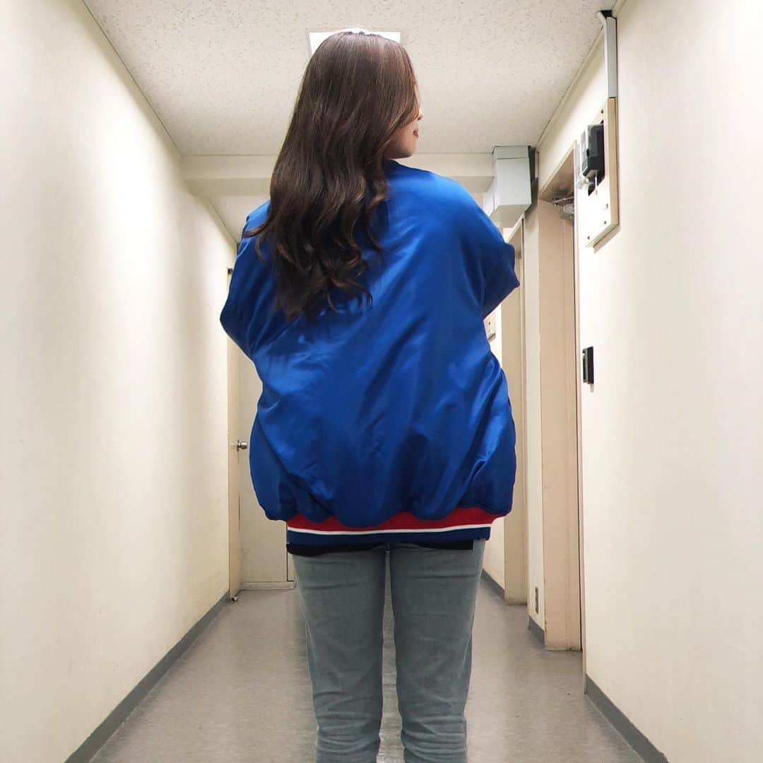 セレクションスタッフさんのインスタグラム写真 - (セレクションスタッフInstagram)「.﻿ MLB Outer🧥🍁﻿ ﻿ このボリューム感がとっても今っぽい🙌﻿ デザインがいいだけじゃなくてちゃんとあったかいのよ♡﻿ ﻿ 90’sスタイルには外せない人気のStarterです！！﻿ ﻿ メンズスタッフが着ている方は、﻿ 選手着用モデルで特に激レア❤️❤️❤️﻿ ﻿ どちらも一点のみの入荷ですので早い者勝ちです🧸﻿ ﻿ ﻿ #mlb #mlb好き #mlb好き集まれ🇺🇸 #カブス #シカゴカブス #ストリートコーデ #セレクション新宿 #セレクション大阪 #バックトゥザフューチャー #メジャーリーグ #草野球 #草野球好きな人と繋がりたい #ダルビッシュ有 #starter #スターター」10月14日 20時27分 - selection_headoffice